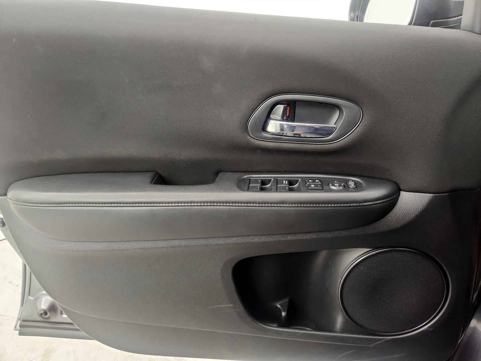 Thumbnail: 2016 Honda HR-V - 12