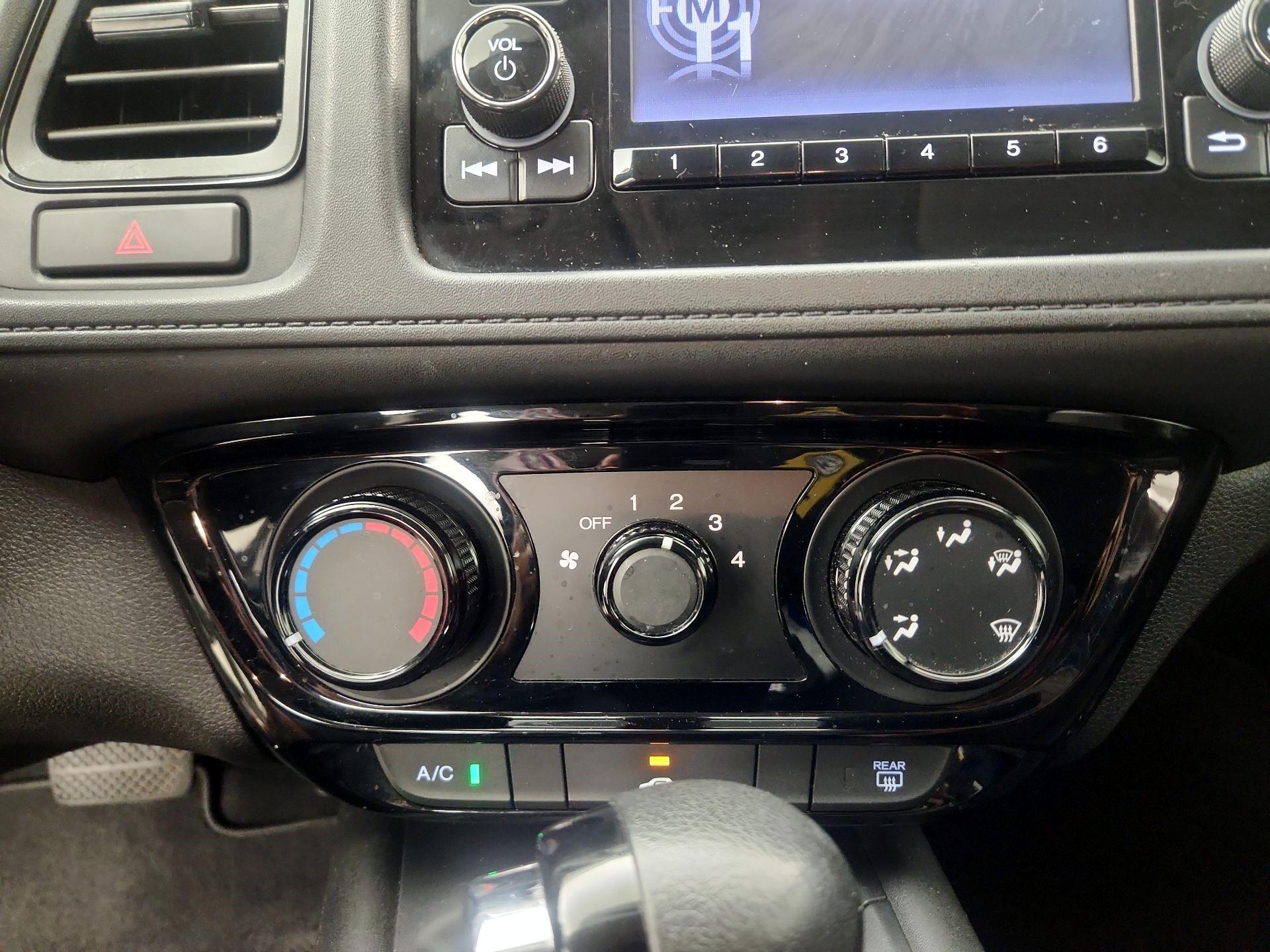 Thumbnail: 2016 Honda HR-V - 16