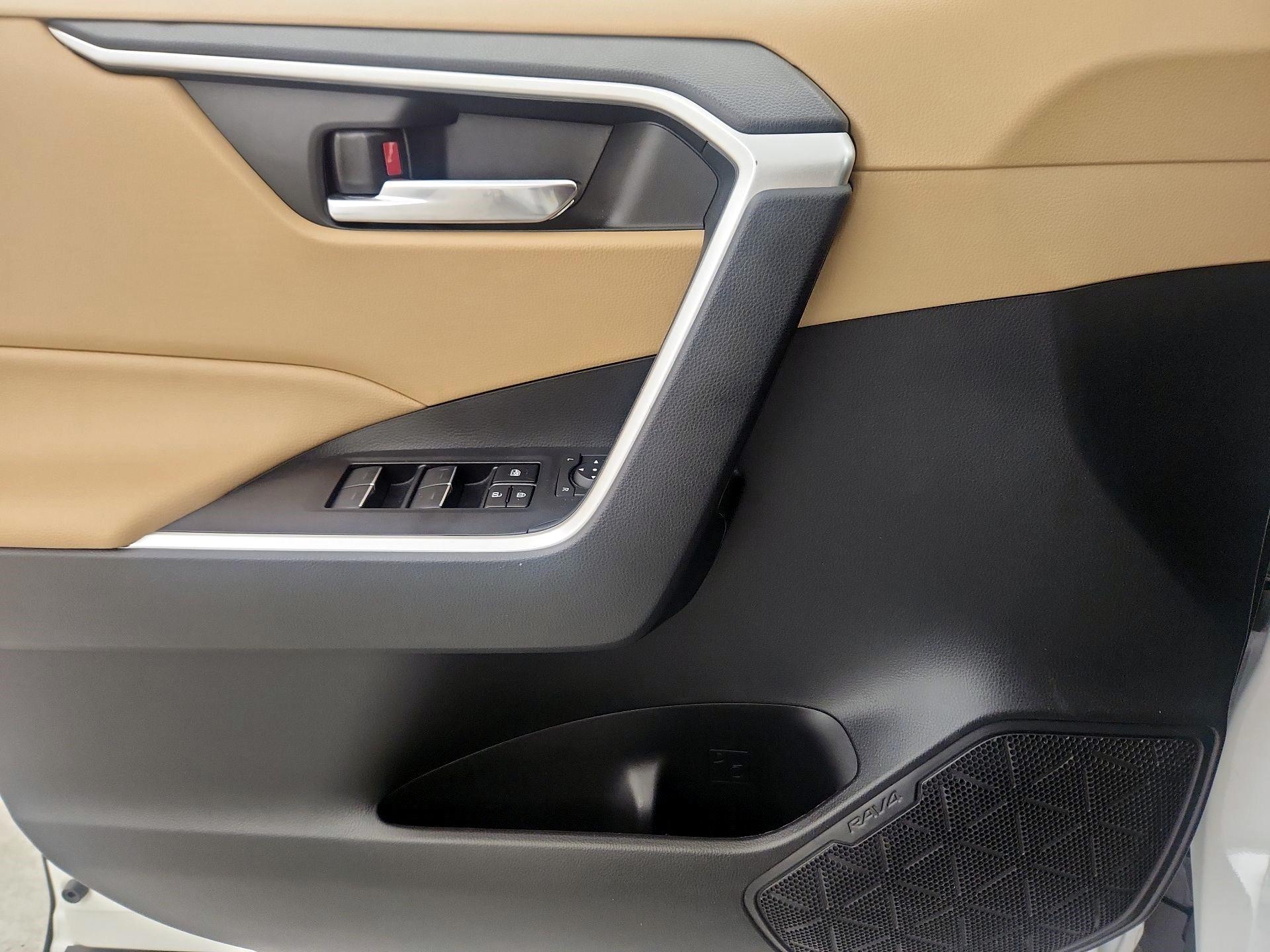 Thumbnail: 2023 Toyota RAV4 - 12