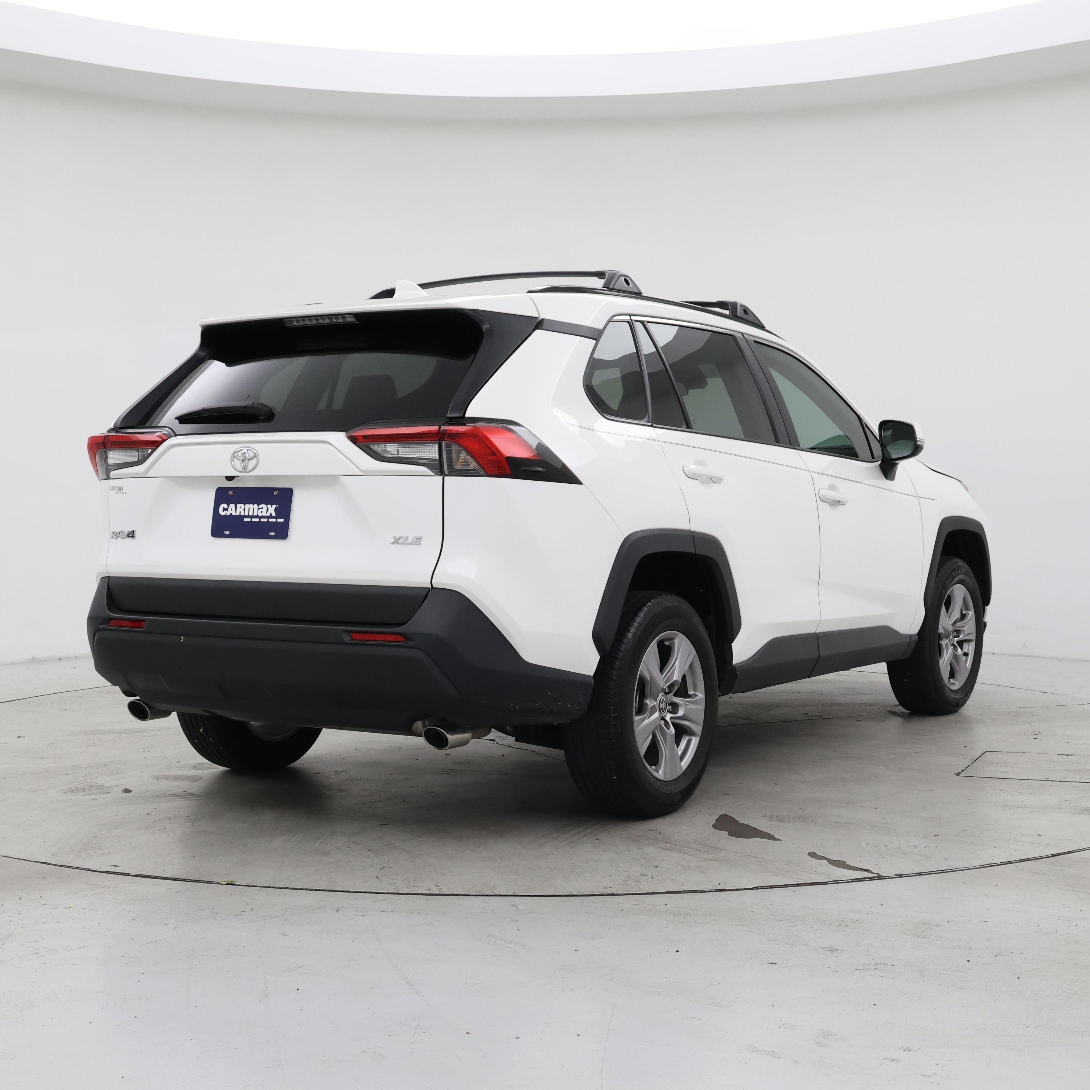 Thumbnail: 2023 Toyota RAV4 - 8