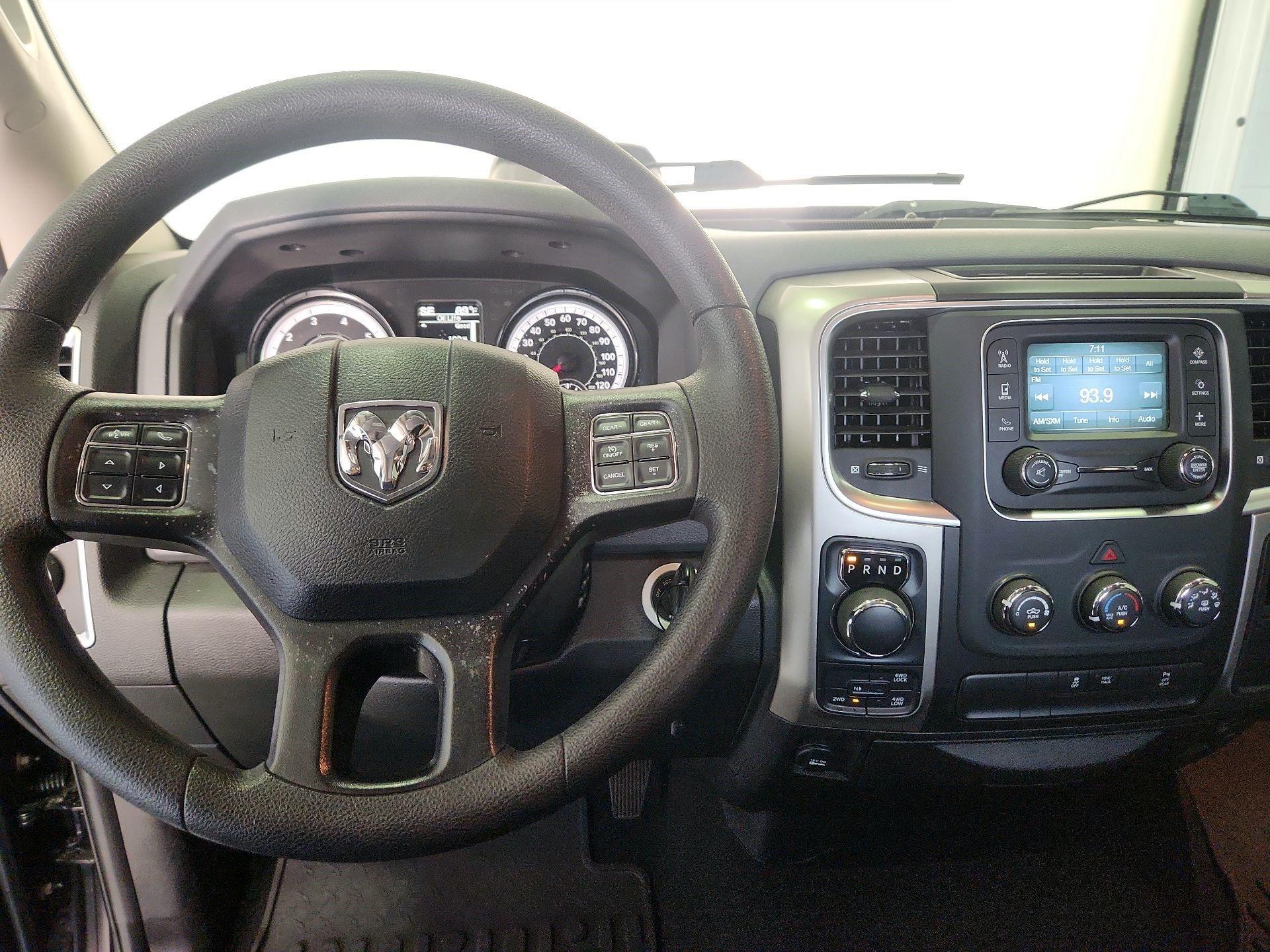 Thumbnail: 2019 RAM 1500 Classic - 9