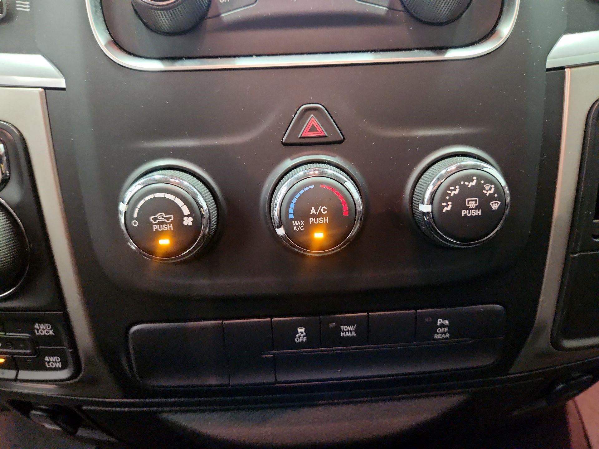 Thumbnail: 2019 RAM 1500 Classic - 16