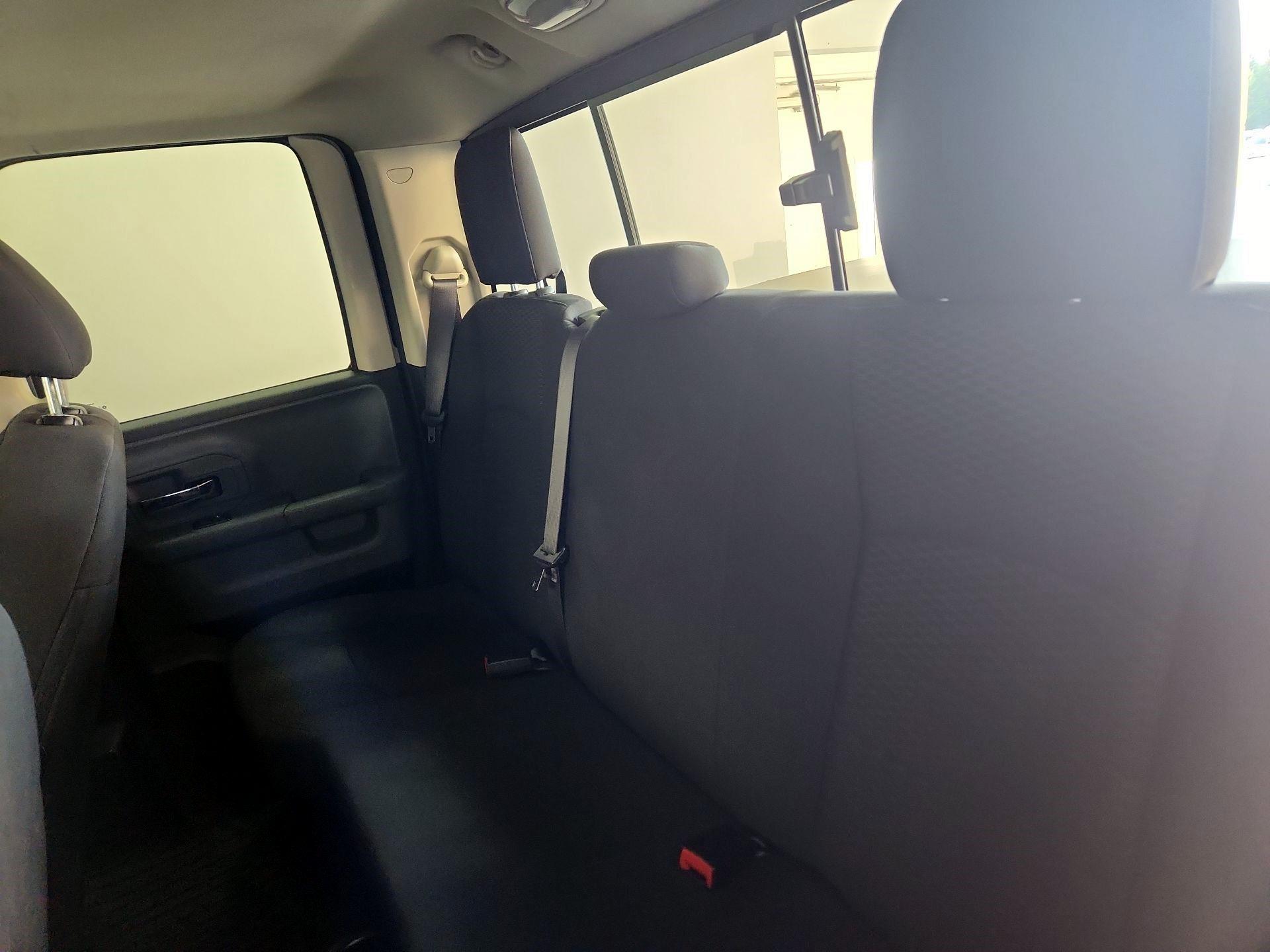 Thumbnail: 2019 RAM 1500 Classic - 19