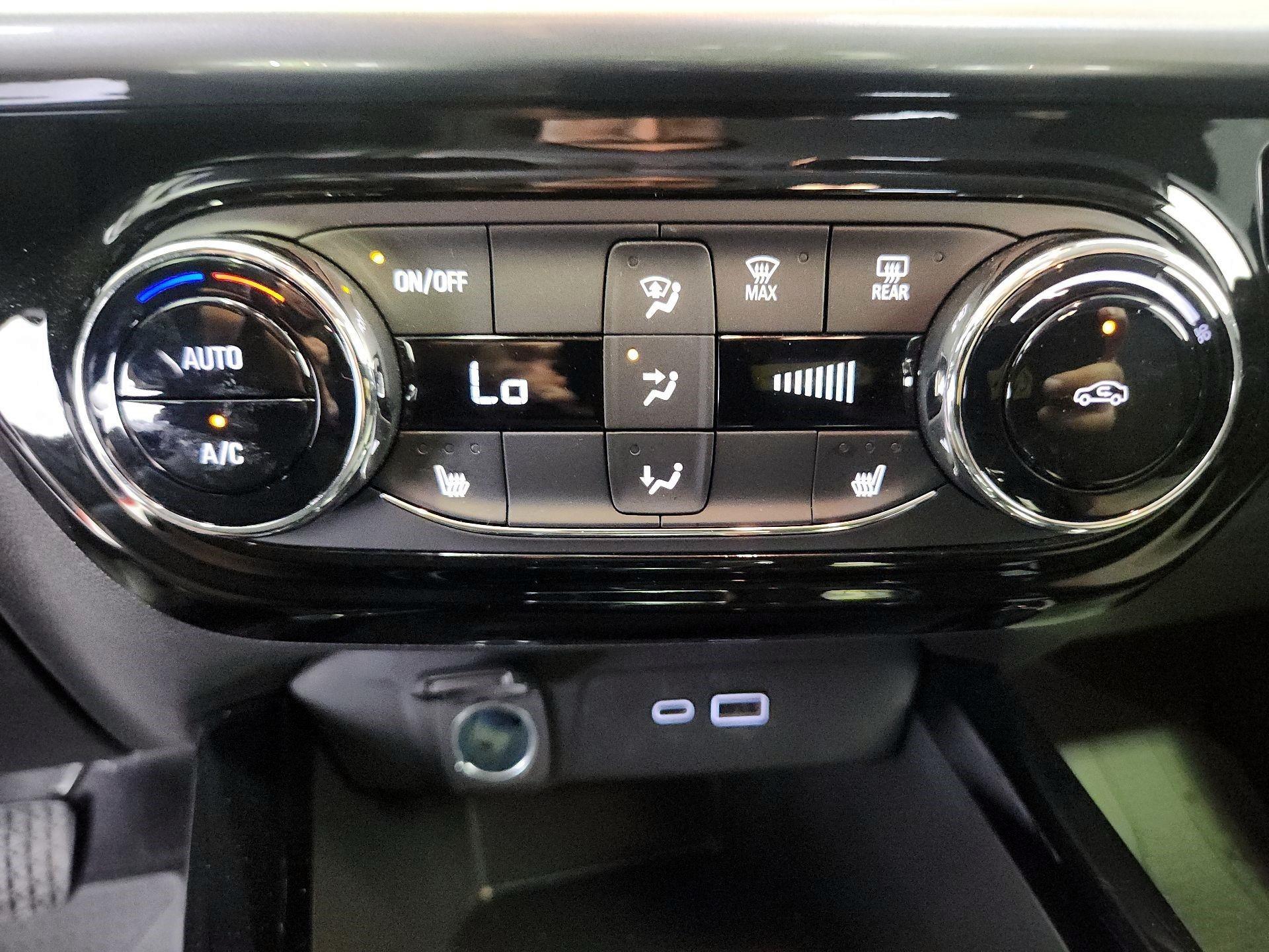 Thumbnail: 2024 Chevrolet Trax - 16