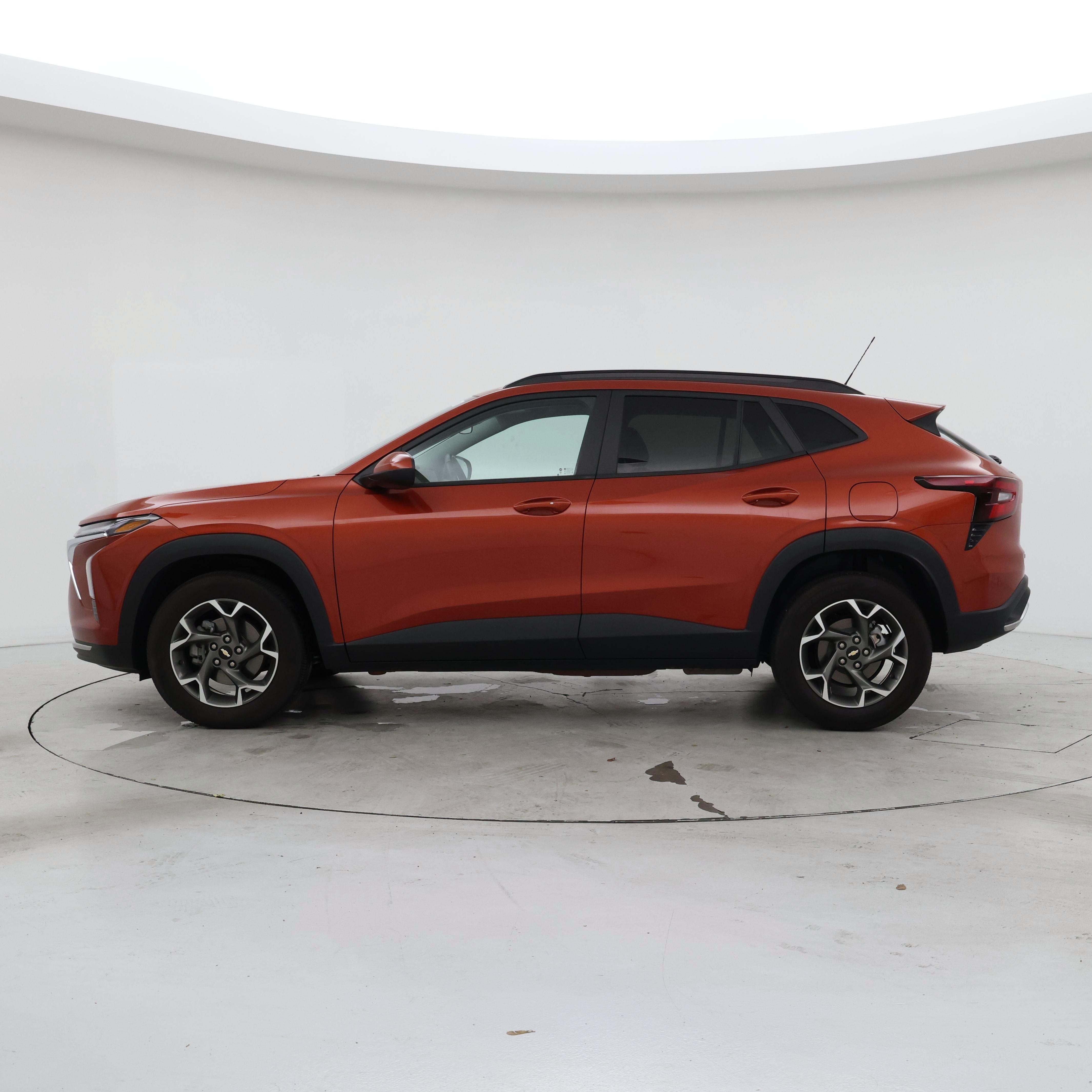 Thumbnail: 2024 Chevrolet Trax - 3