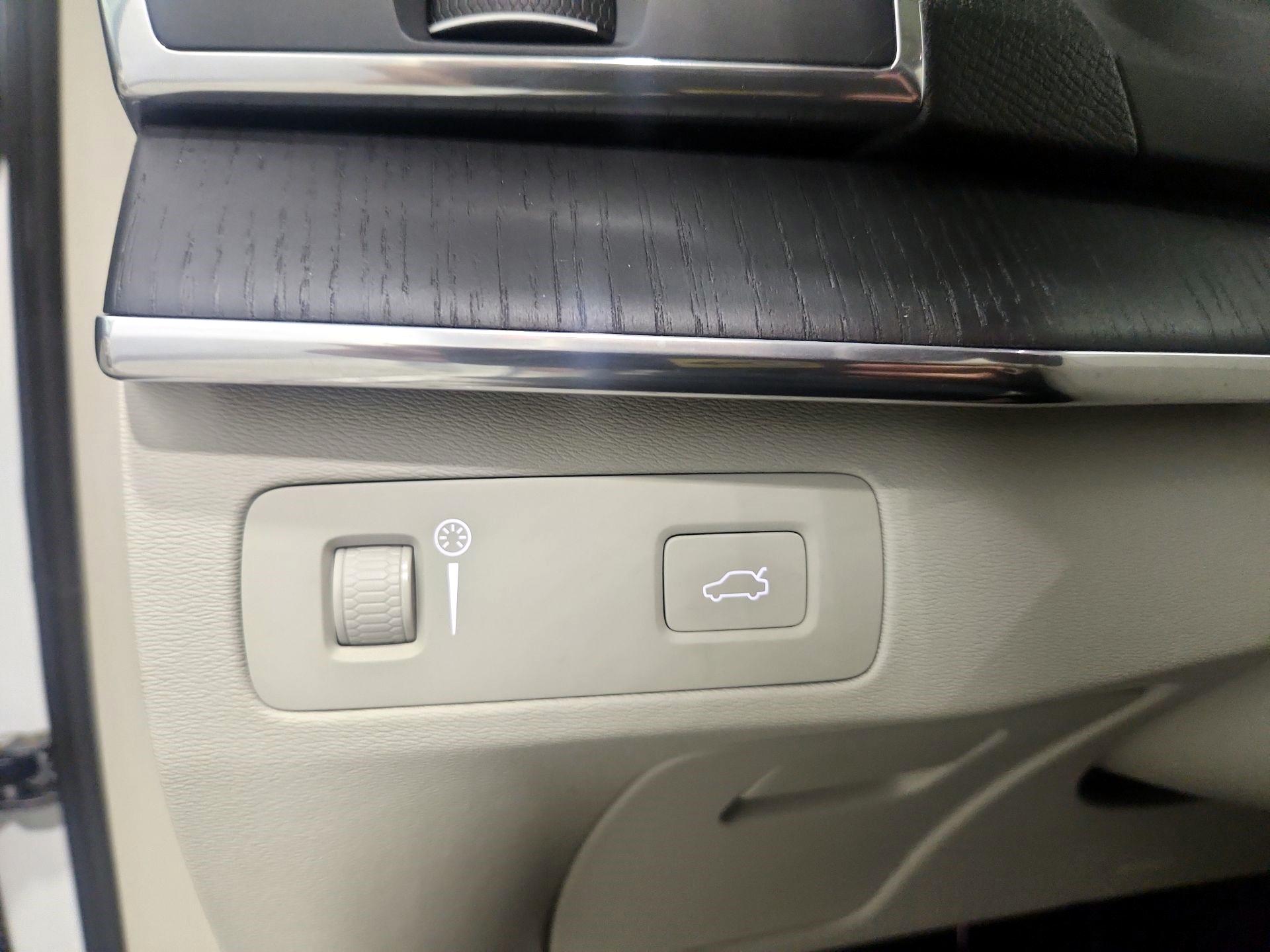 Thumbnail: 2020 Volvo XC90 - 13