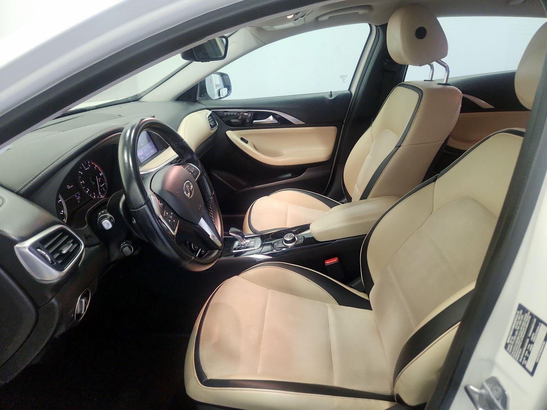 Thumbnail: 2019 INFINITI QX30 - 11
