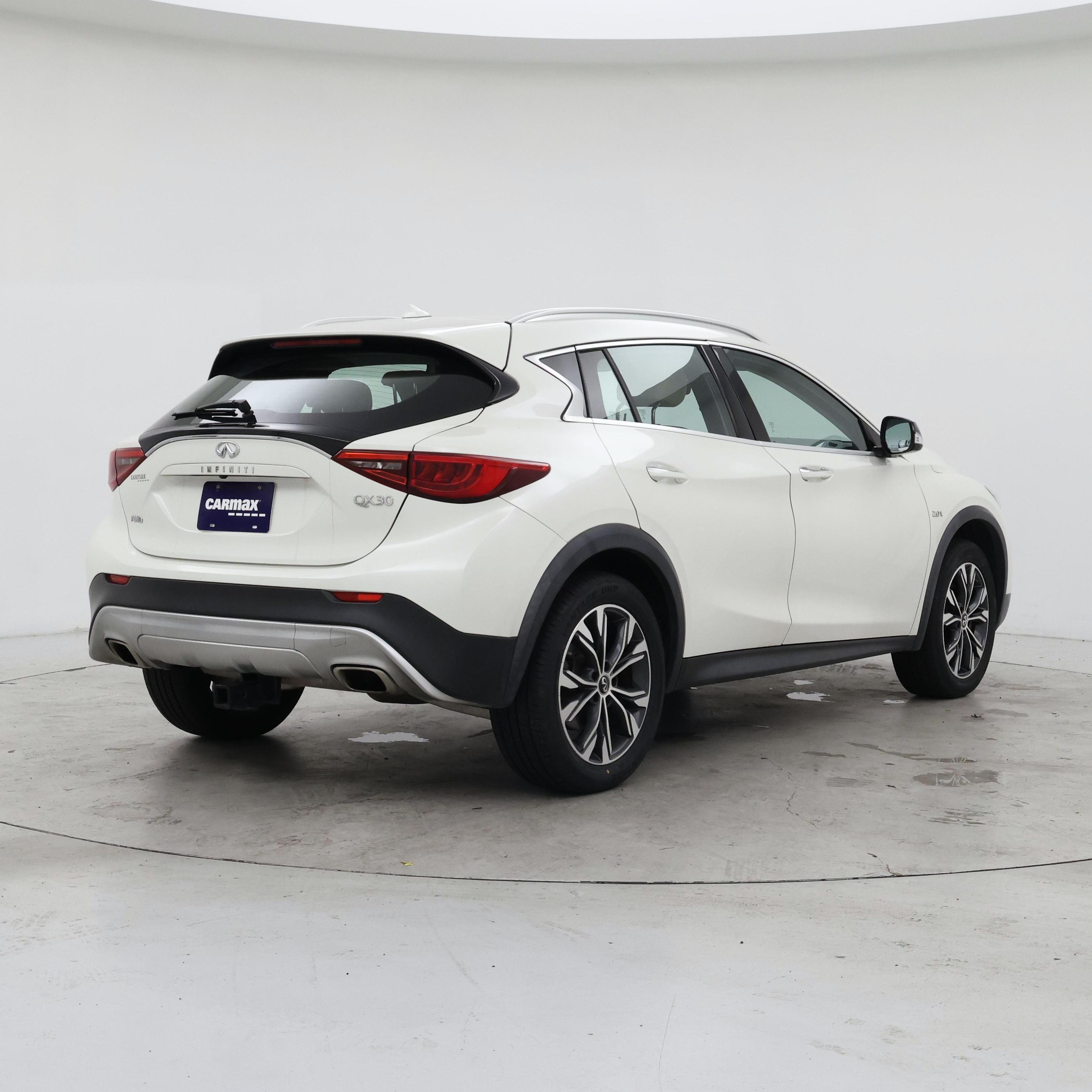 Thumbnail: 2019 INFINITI QX30 - 8