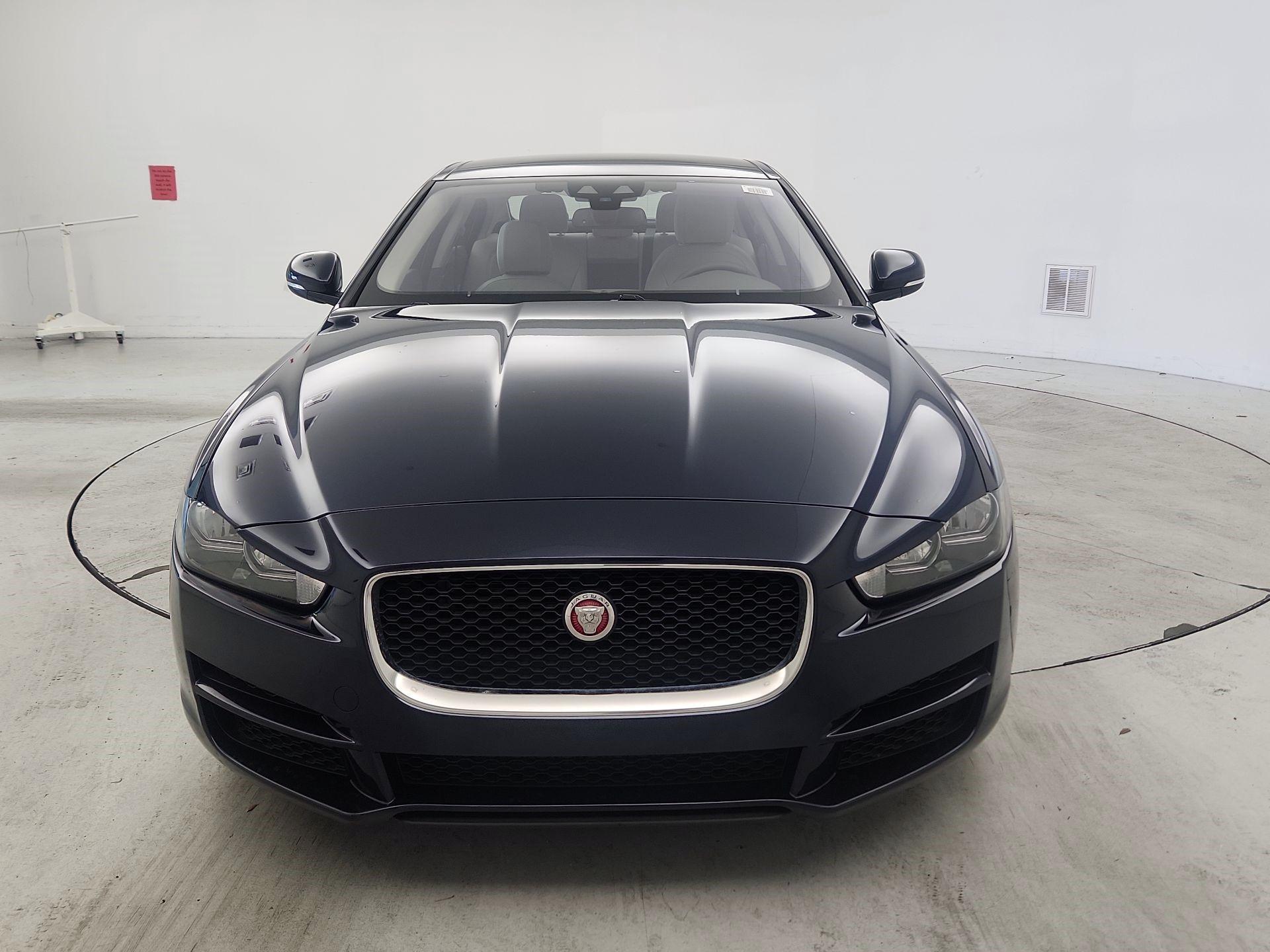 Thumbnail: 2017 Jaguar XE - 2