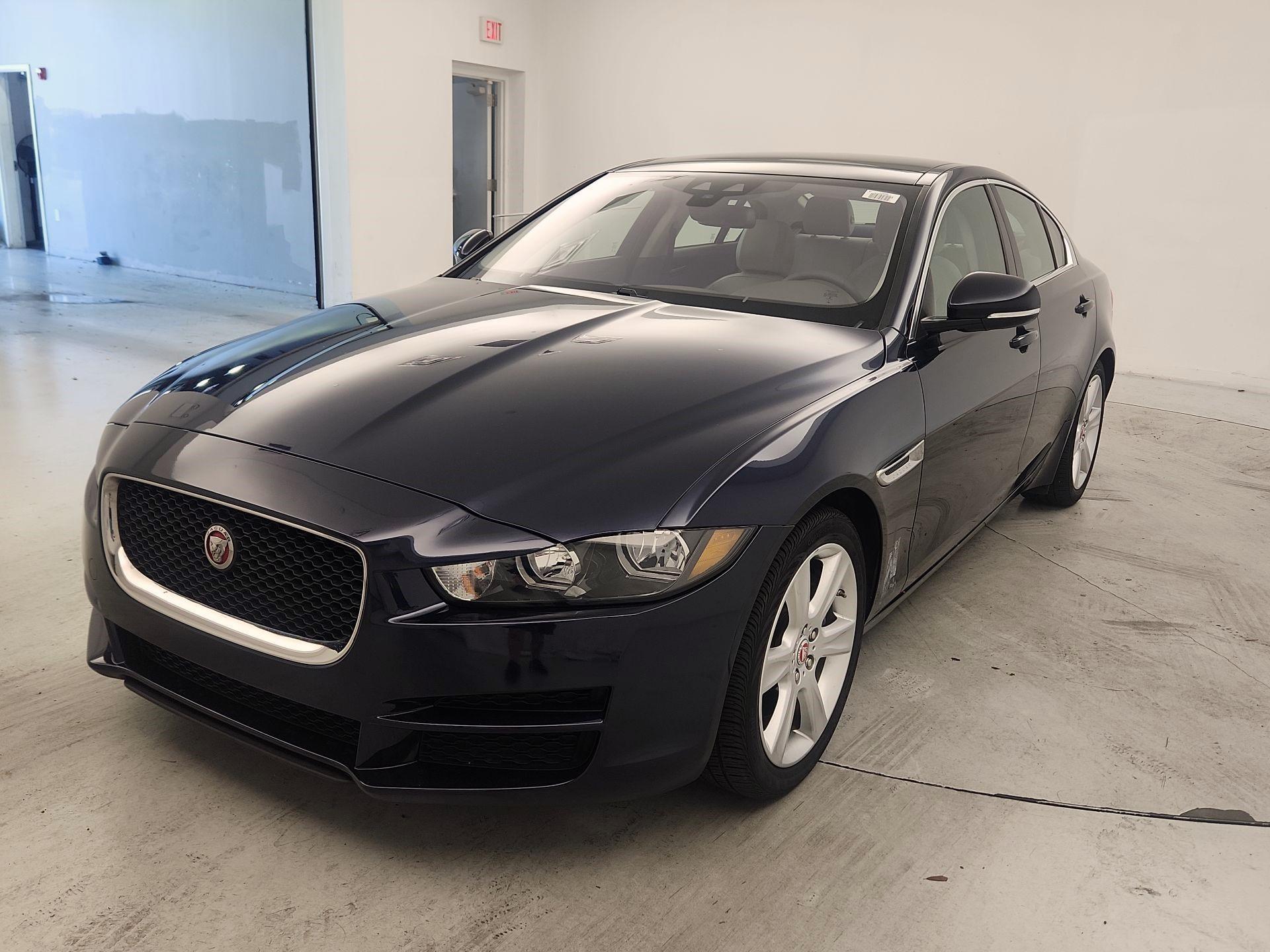 Thumbnail: 2017 Jaguar XE - 3