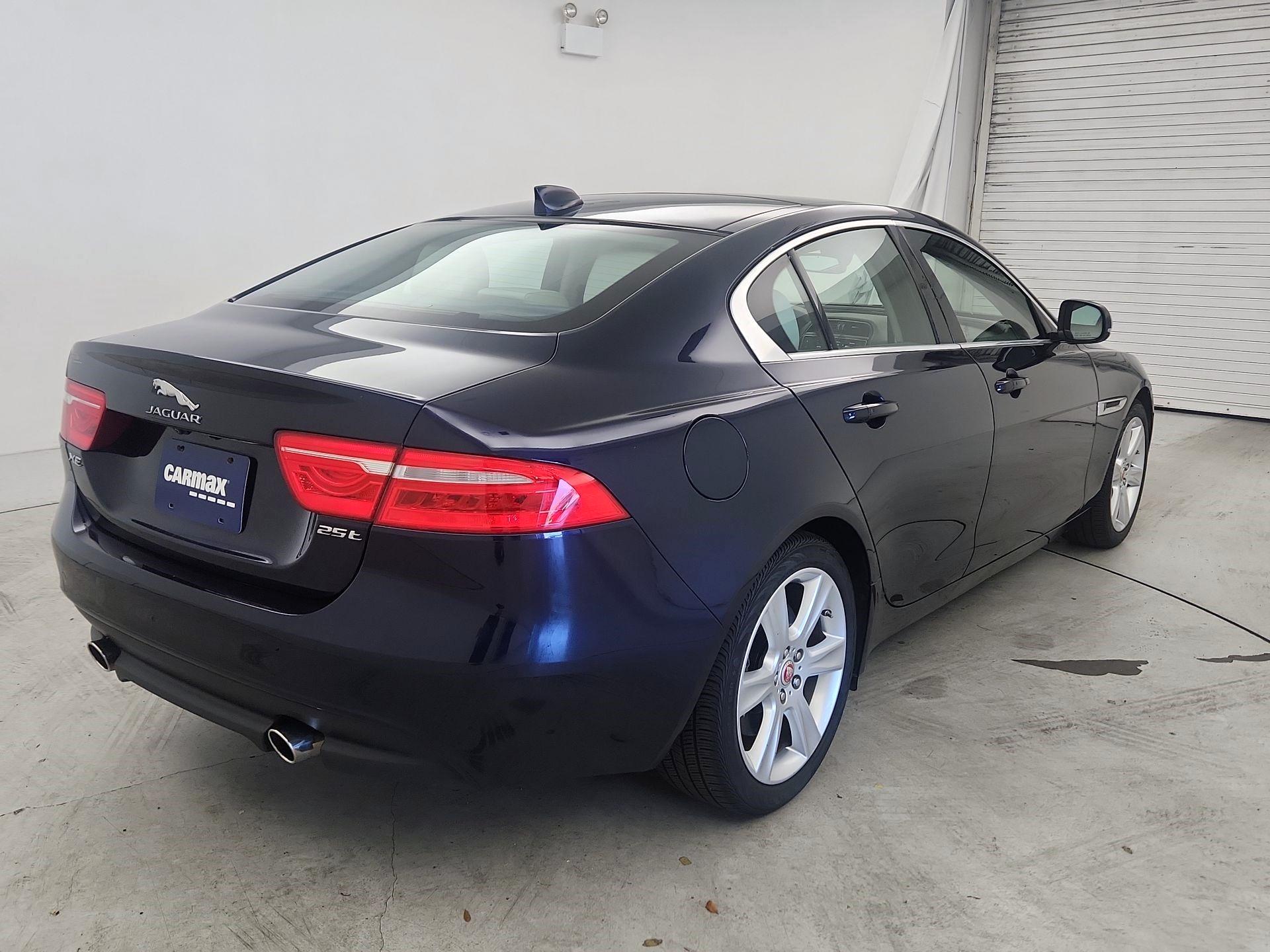 Thumbnail: 2017 Jaguar XE - 5