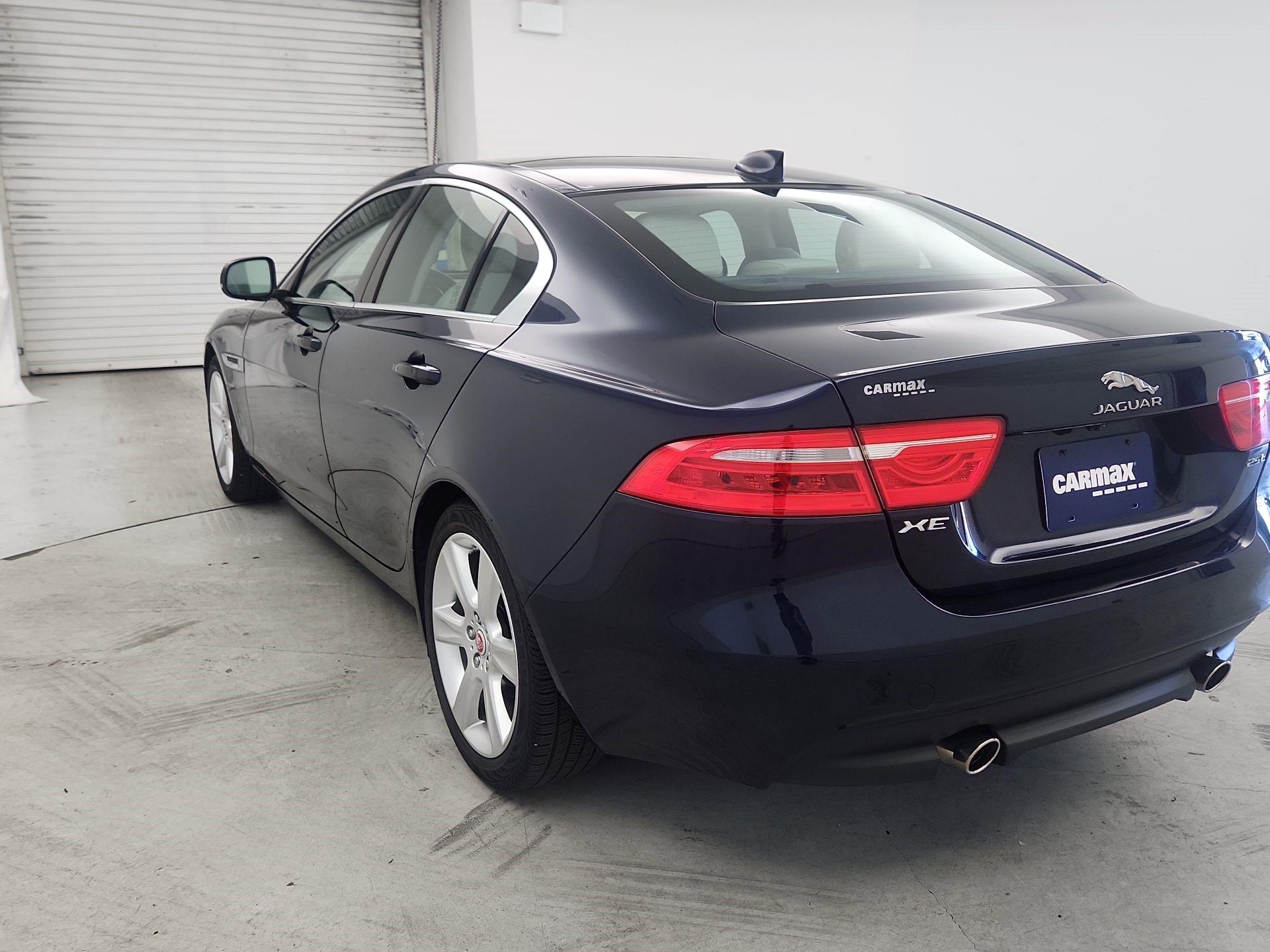 Thumbnail: 2017 Jaguar XE - 7