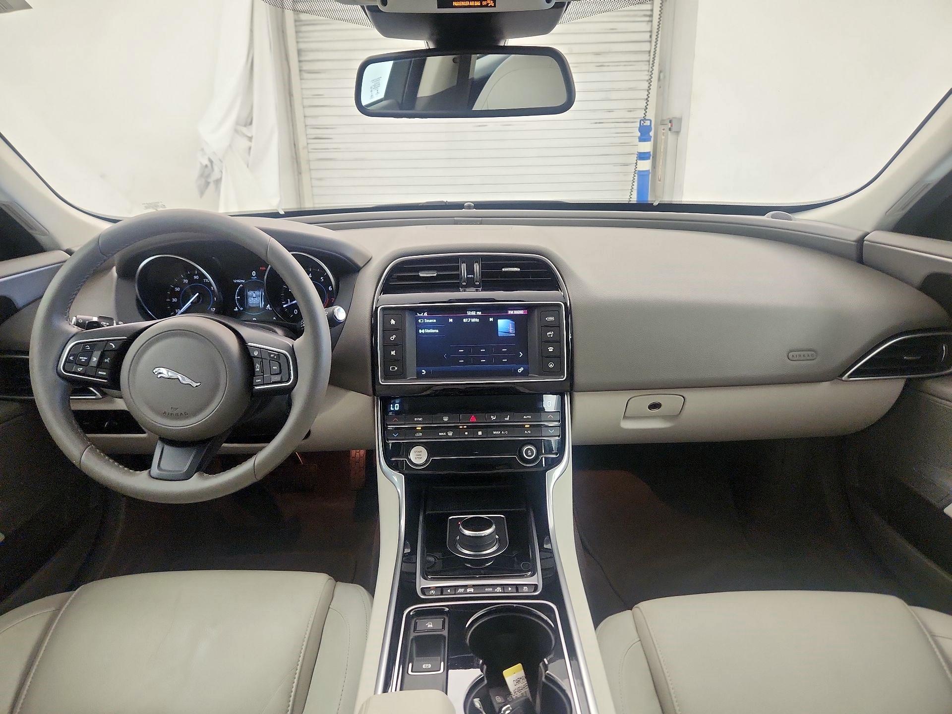 Thumbnail: 2017 Jaguar XE - 8