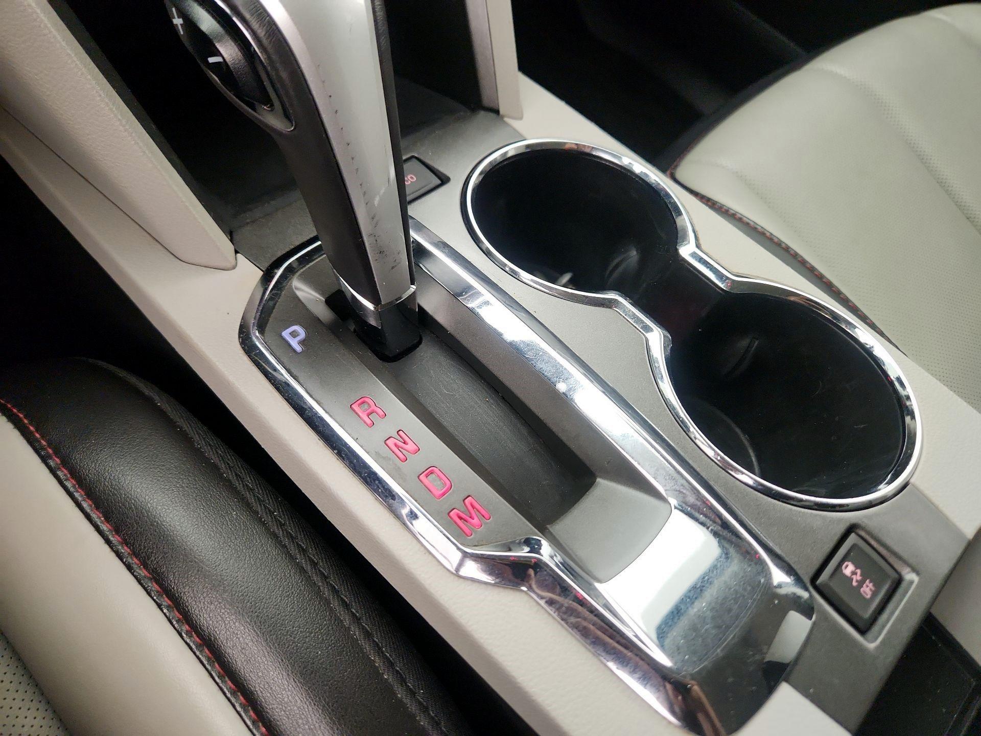 Thumbnail: 2015 GMC Terrain - 17