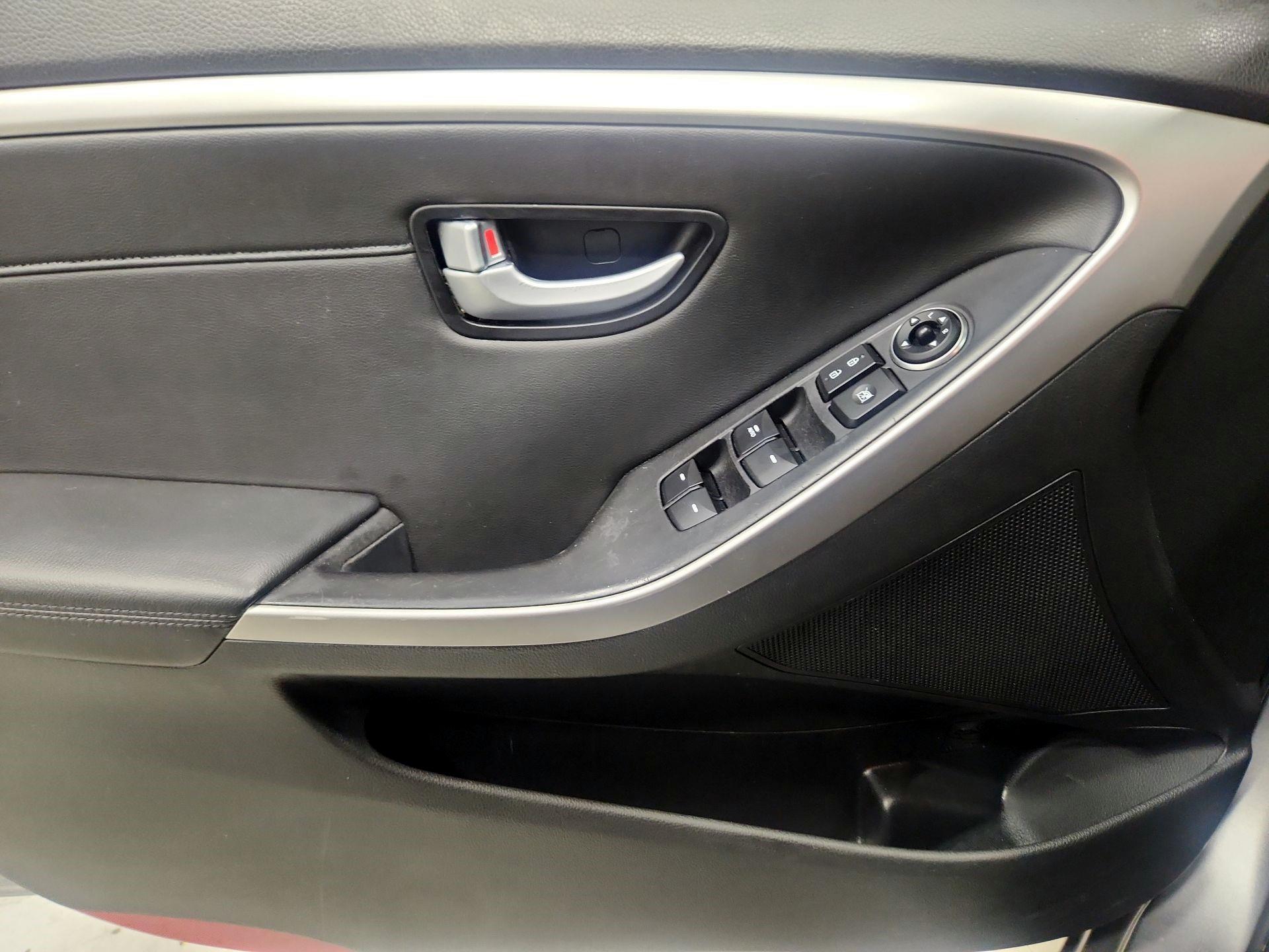 Thumbnail: 2015 Hyundai Elantra - 12