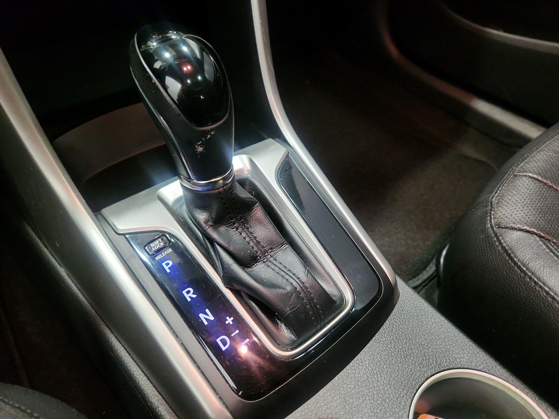 Thumbnail: 2015 Hyundai Elantra - 18