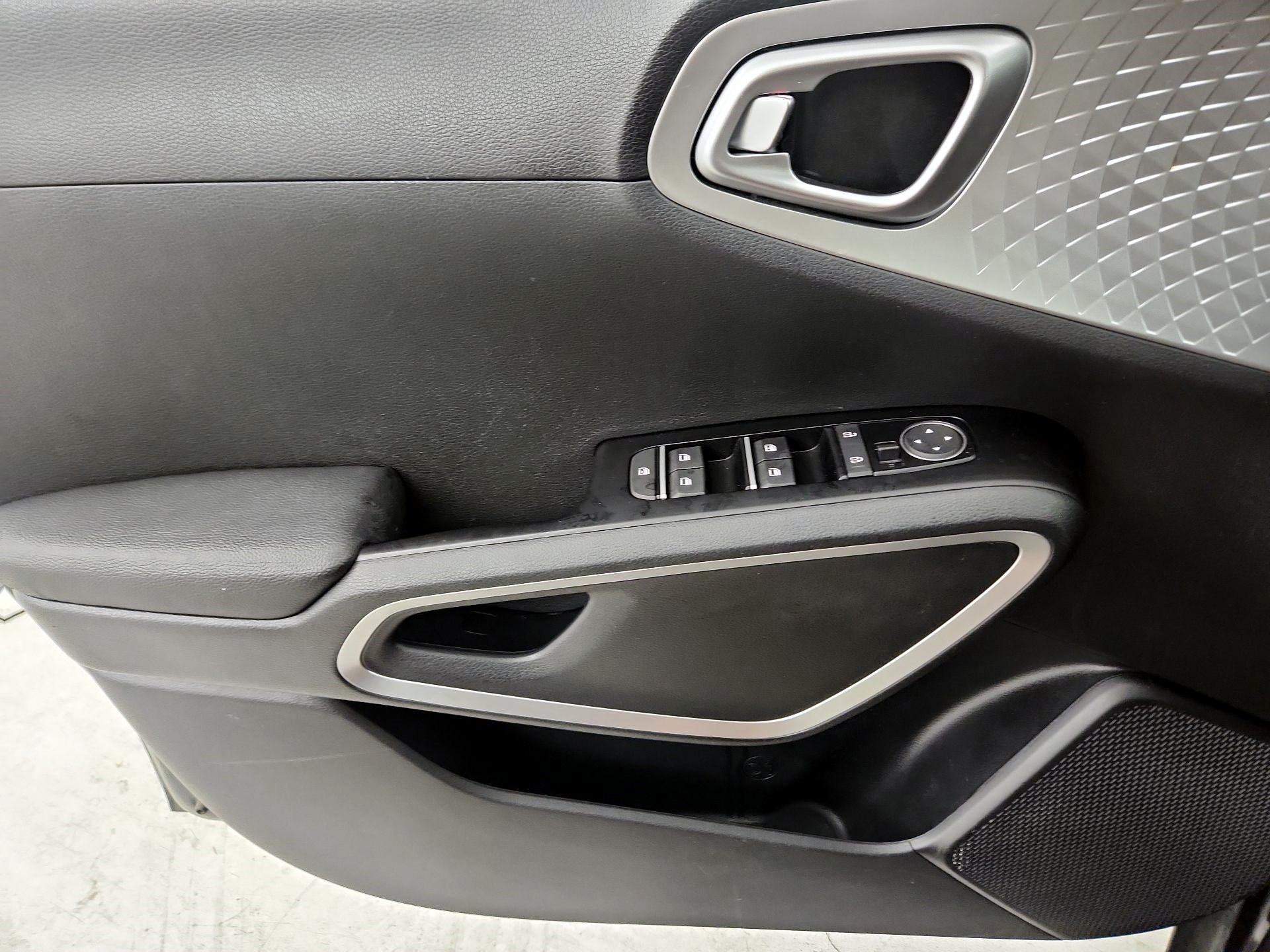 Thumbnail: 2020 Kia Soul - 12