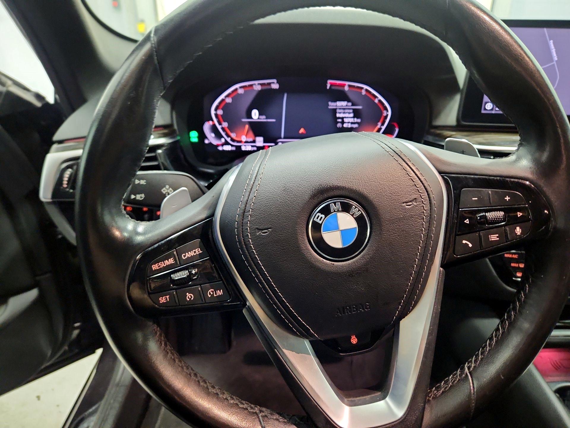 Thumbnail: 2021 BMW 5 Series - 10