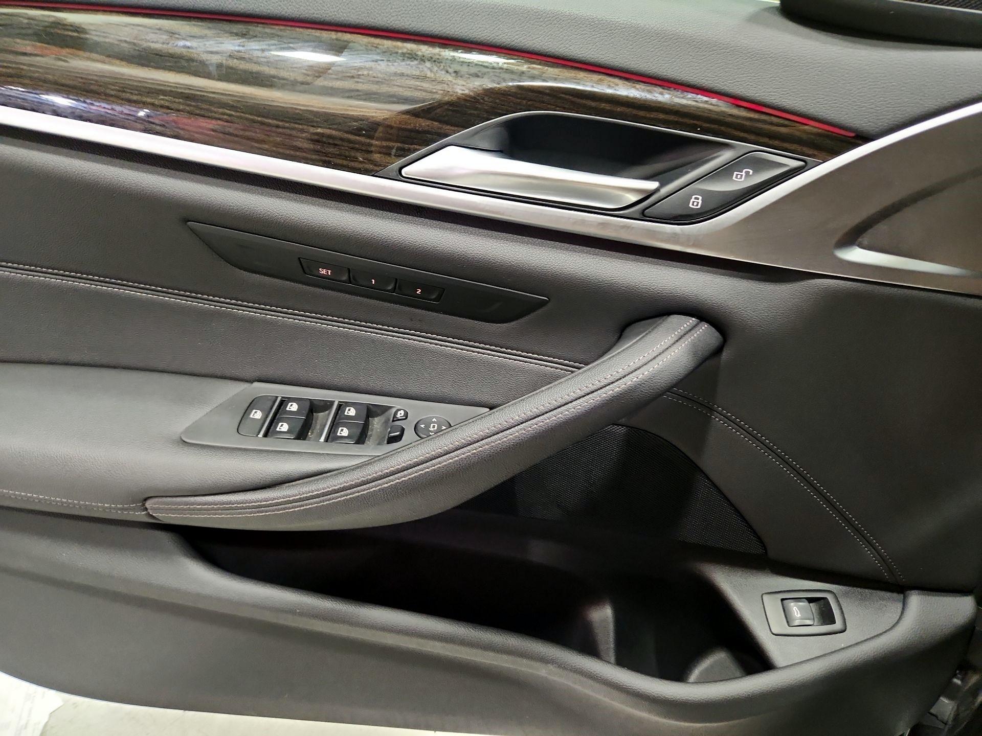 Thumbnail: 2021 BMW 5 Series - 12