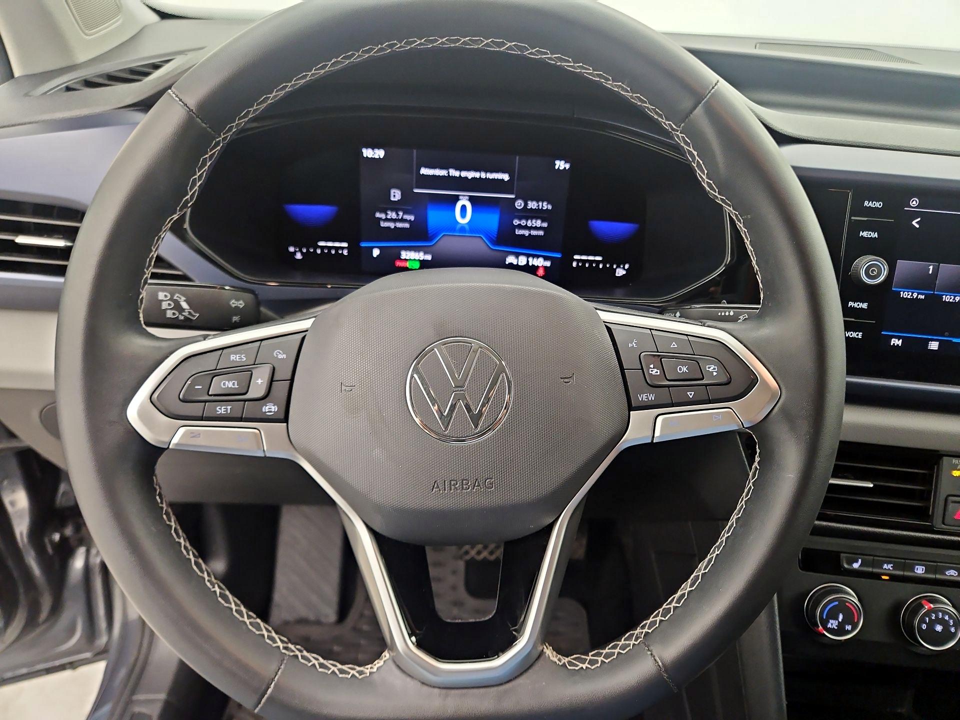 Thumbnail: 2022 Volkswagen Taos - 10