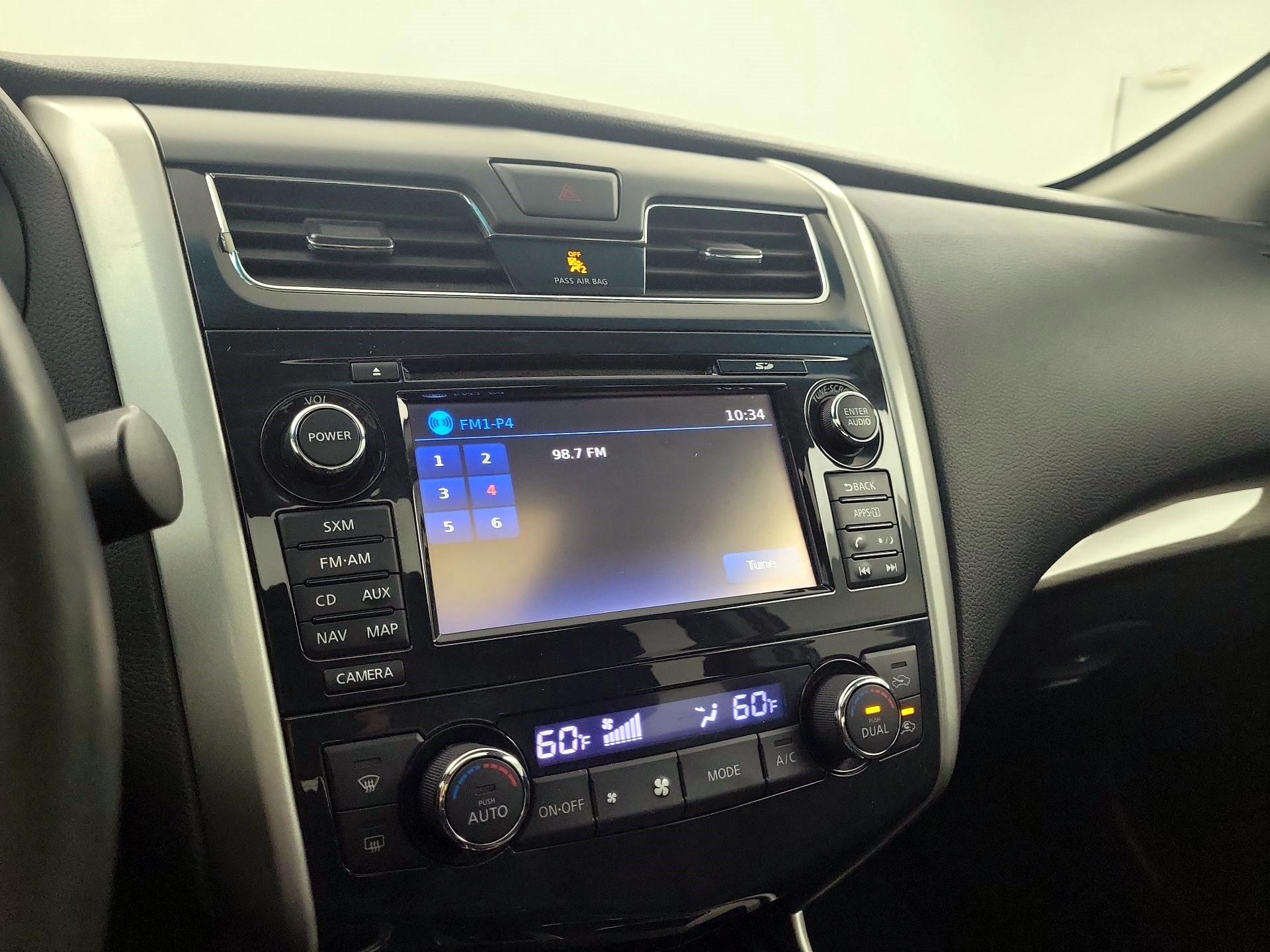 Thumbnail: 2015 Nissan Altima - 14