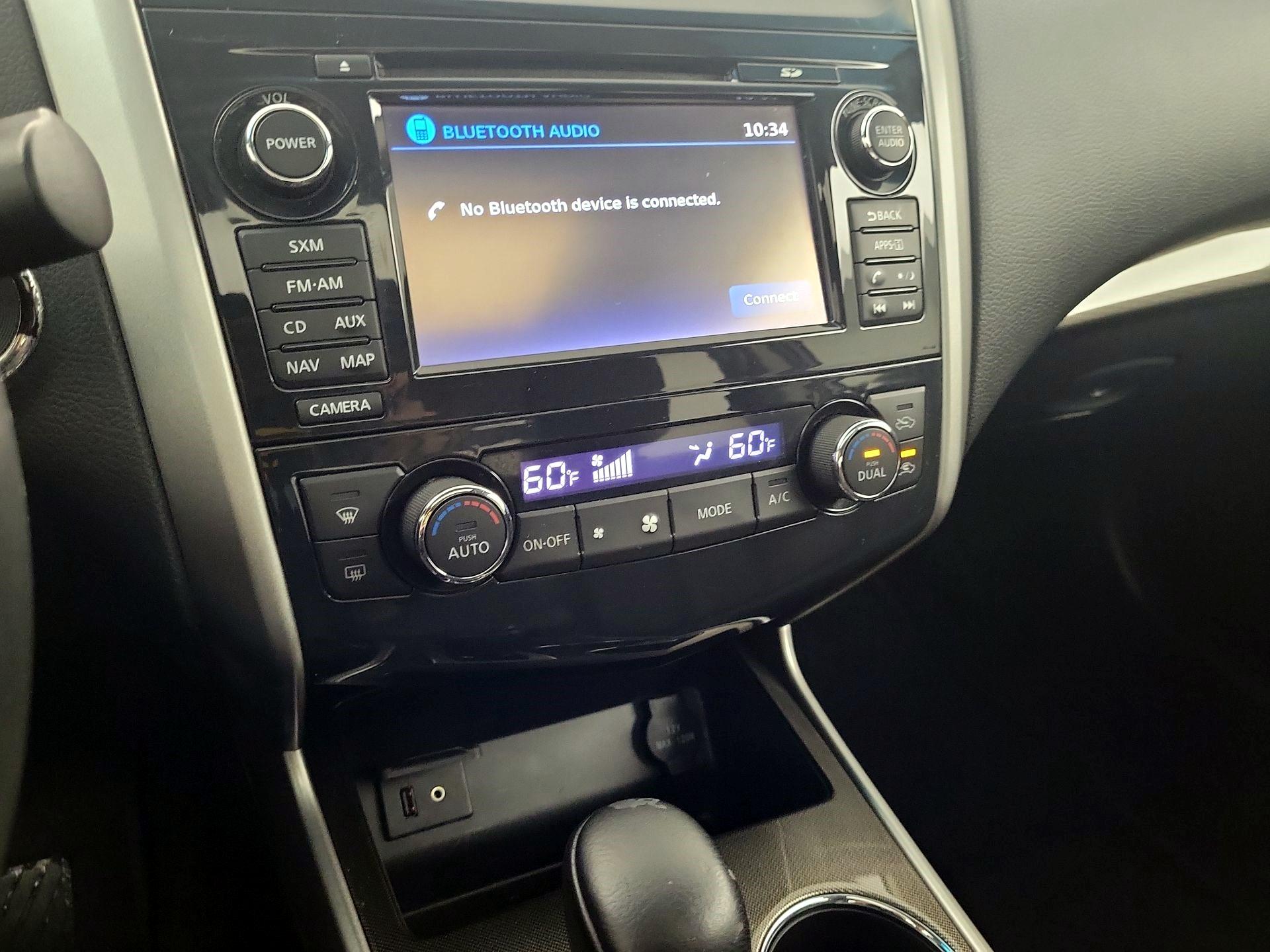 Thumbnail: 2015 Nissan Altima - 15
