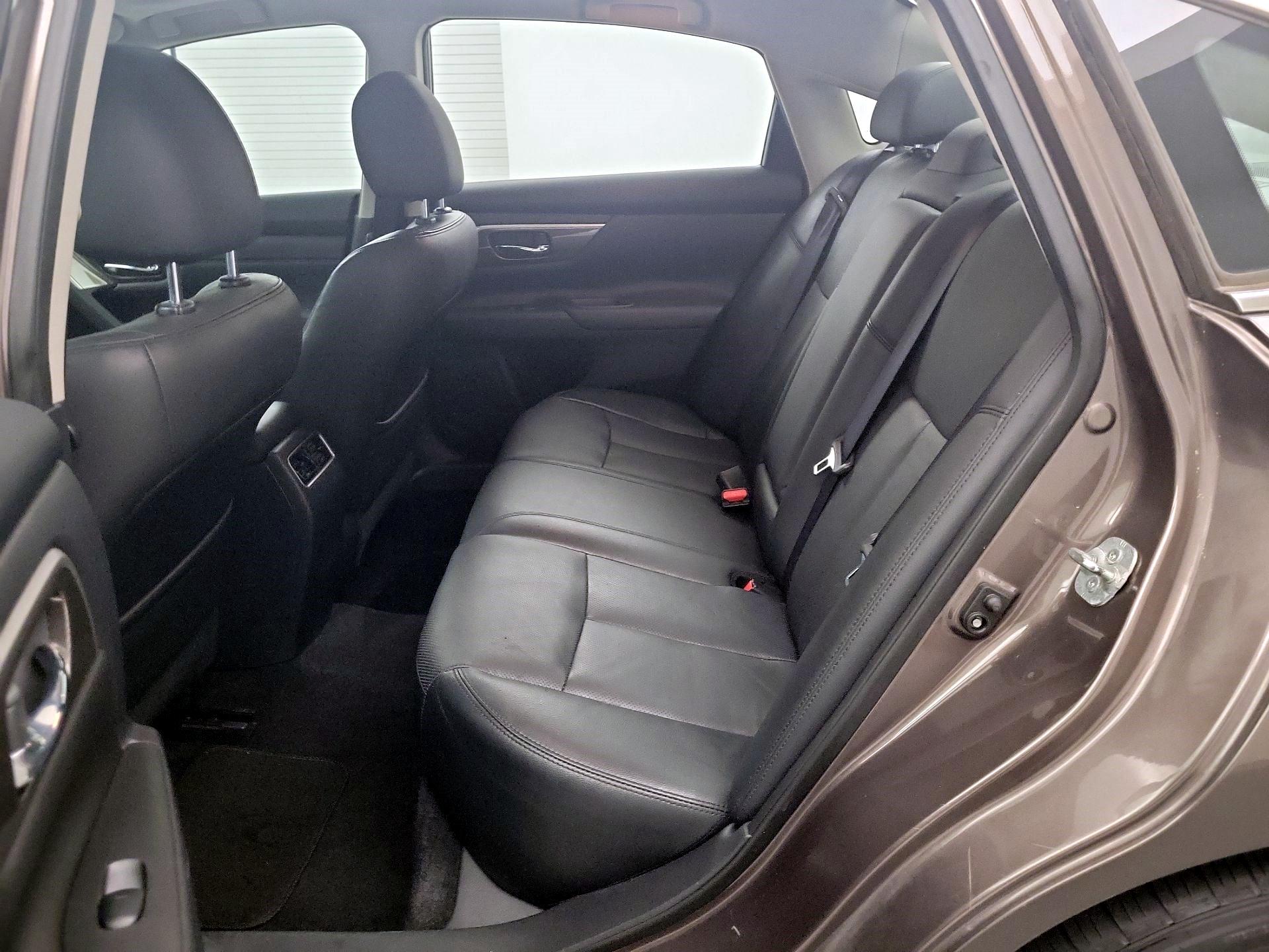 Thumbnail: 2015 Nissan Altima - 19