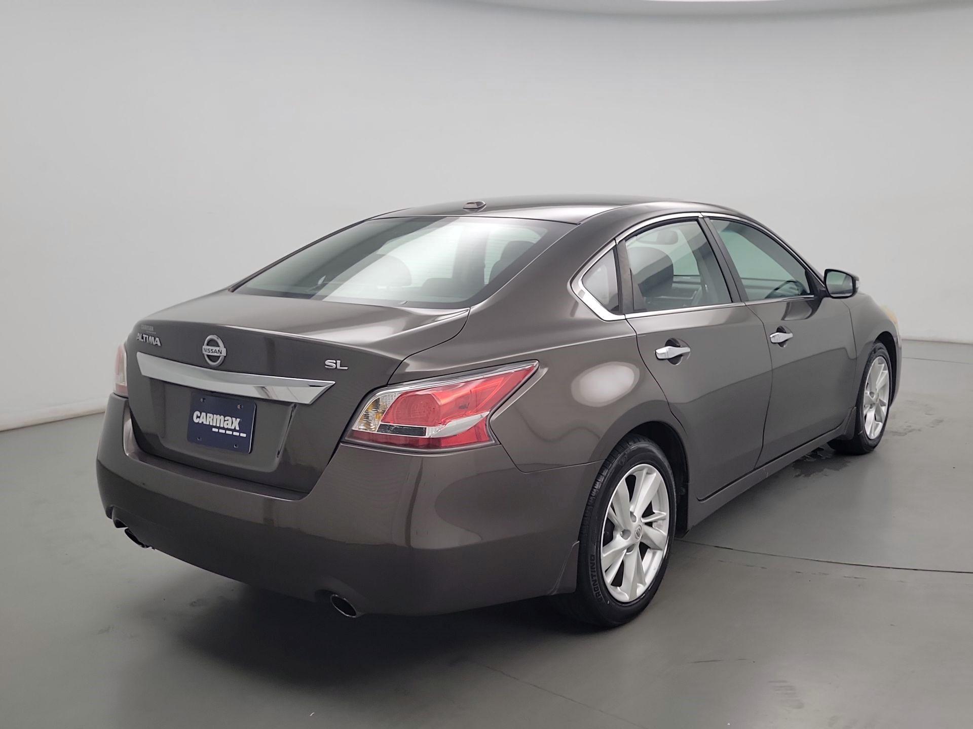 Thumbnail: 2015 Nissan Altima - 5
