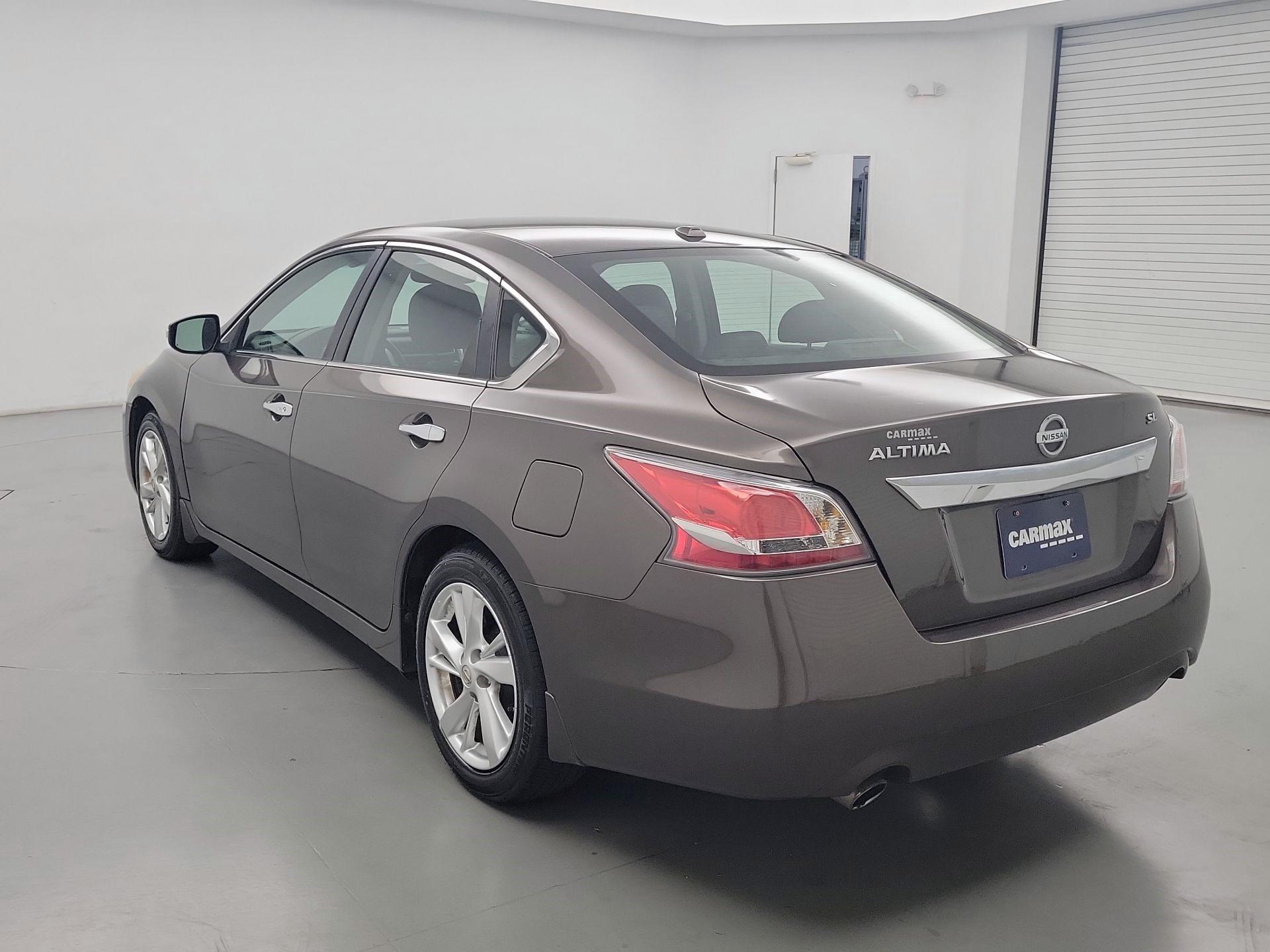 Thumbnail: 2015 Nissan Altima - 7