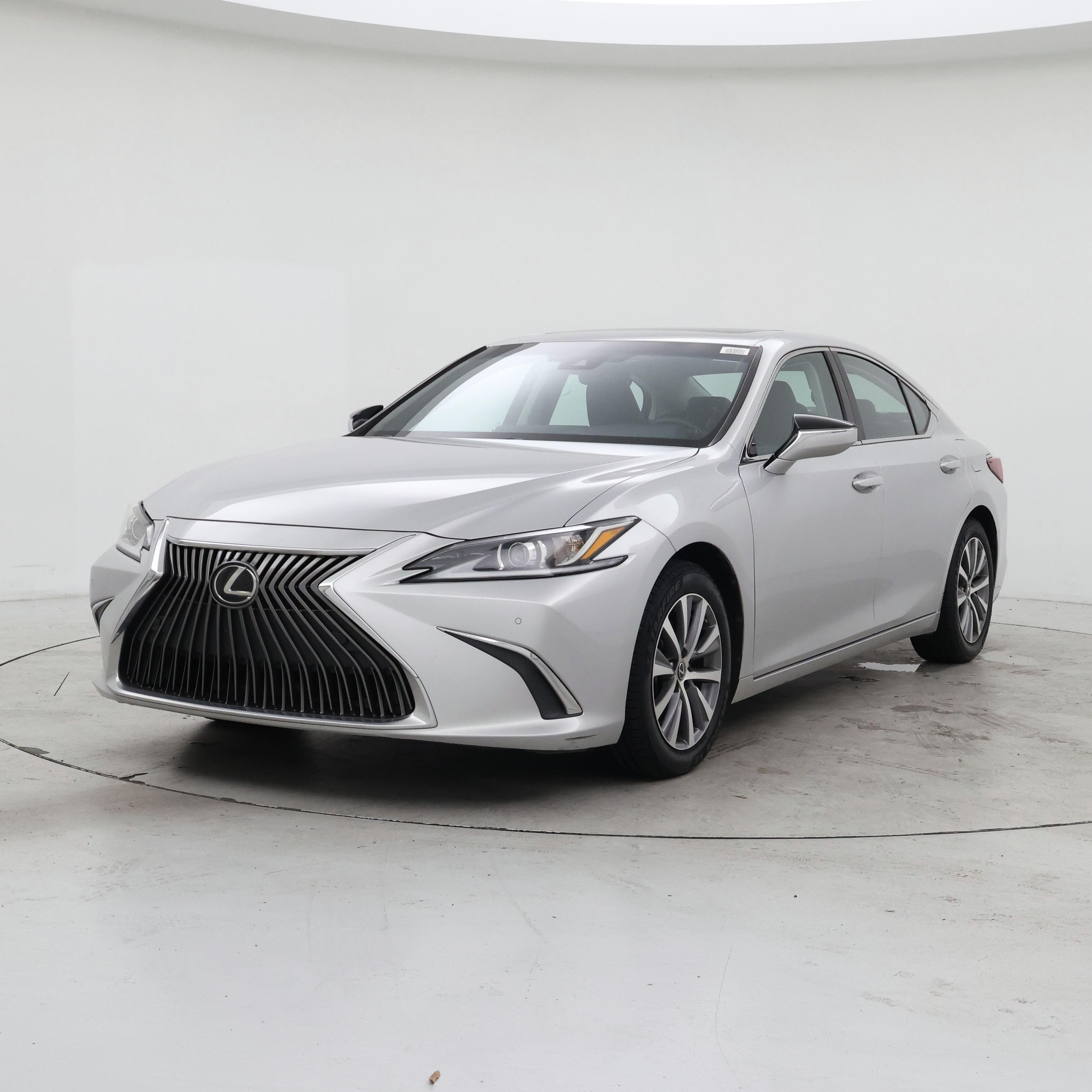 Thumbnail: 2020 Lexus ES - 4