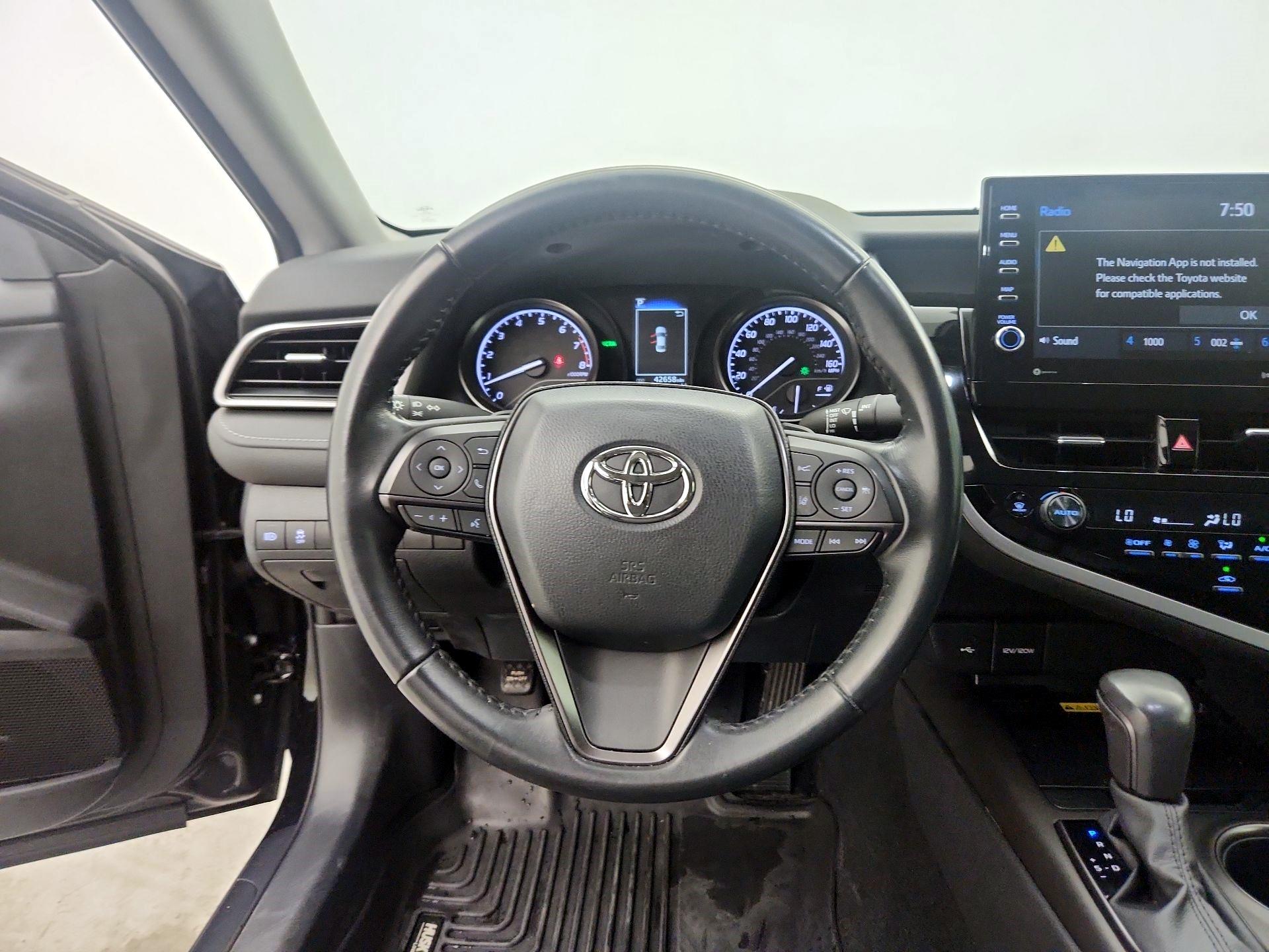 Thumbnail: 2022 Toyota Camry - 10