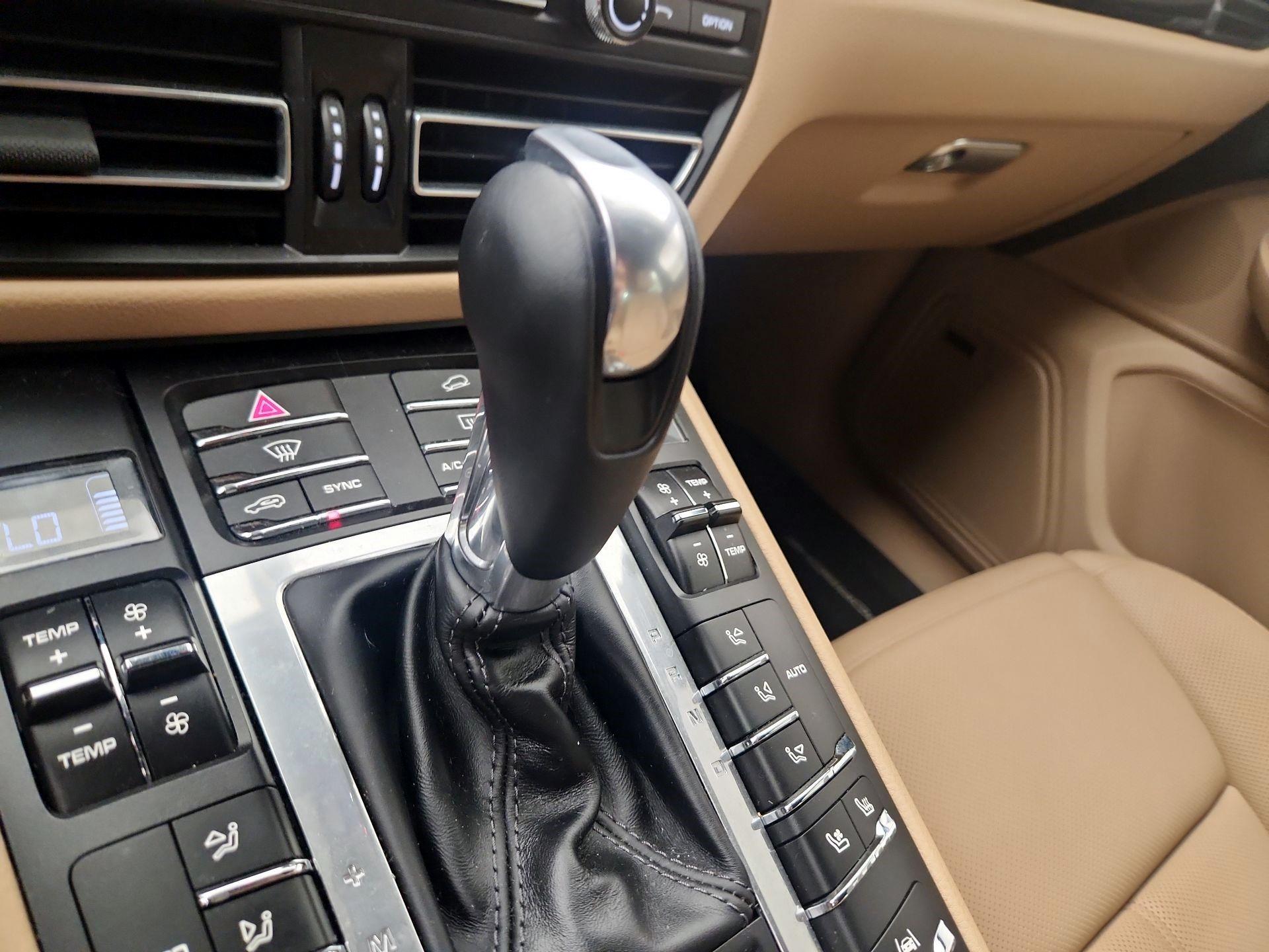 Thumbnail: 2019 Porsche Macan - 18