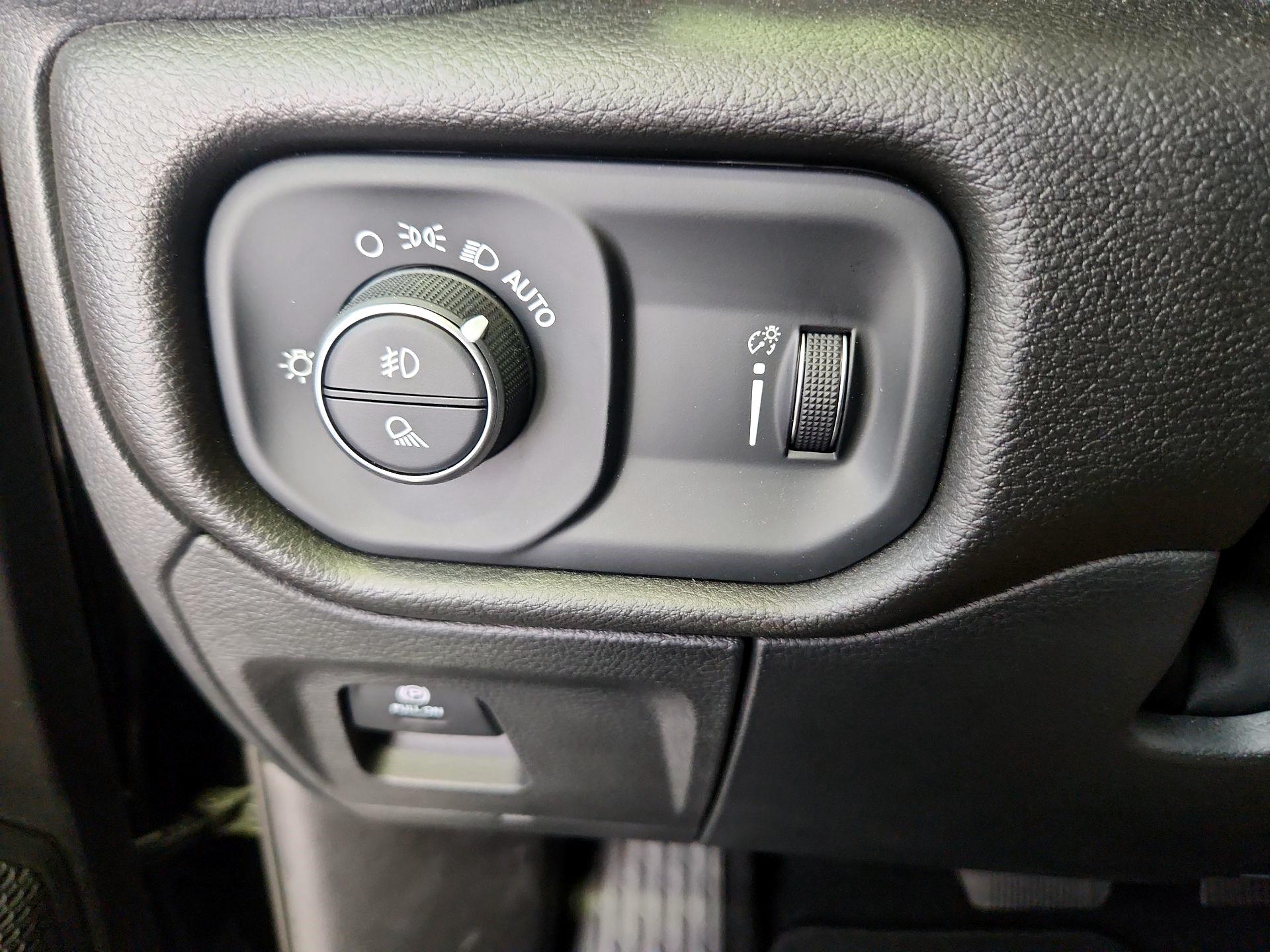 Thumbnail: 2025 RAM 1500 - 13