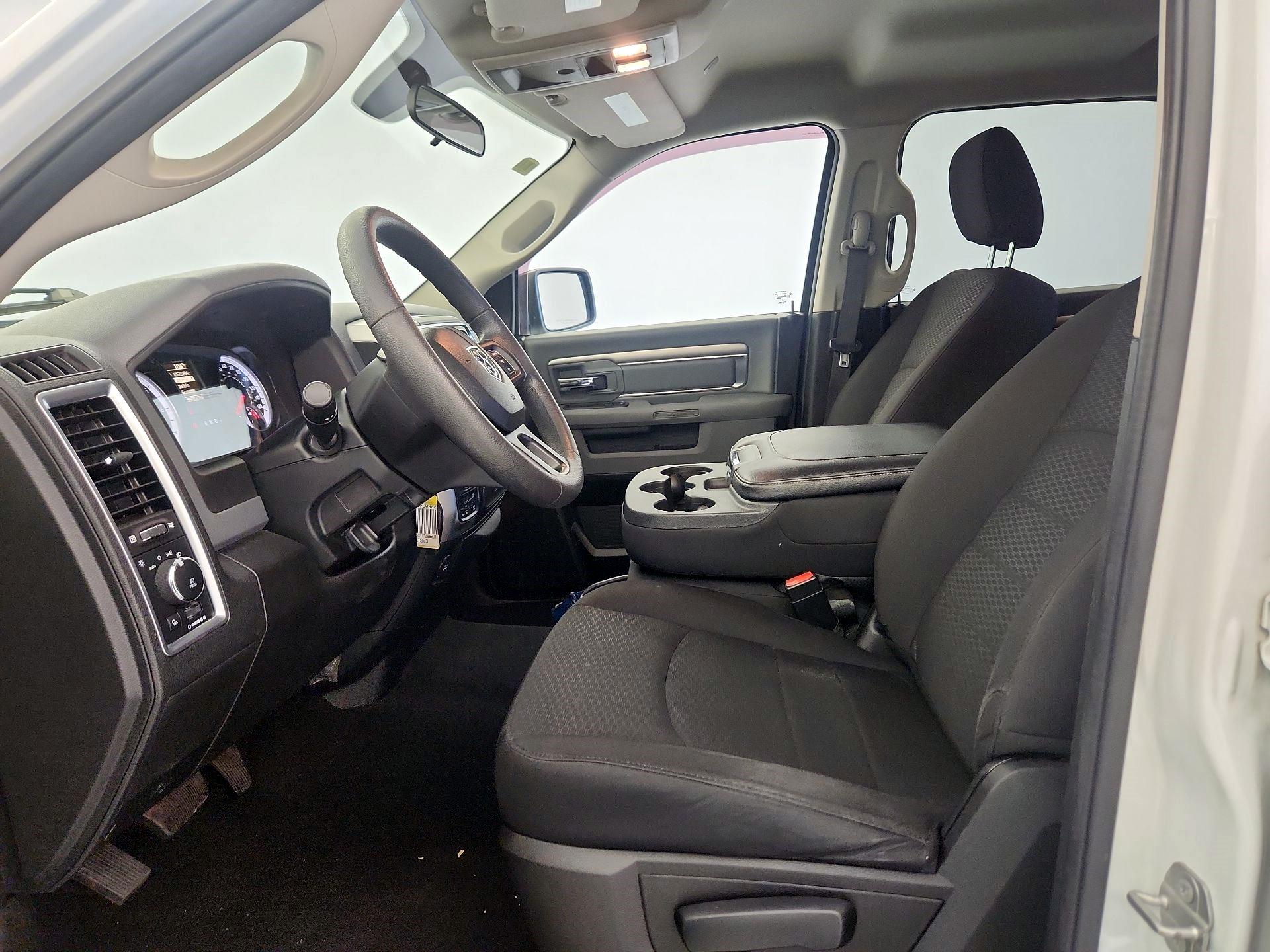 Thumbnail: 2019 RAM 1500 Classic - 9