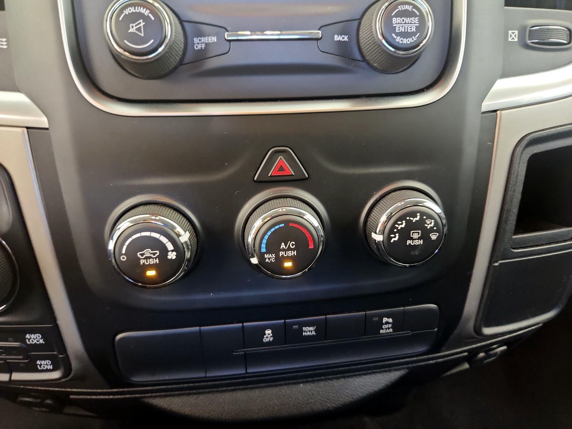 Thumbnail: 2019 RAM 1500 Classic - 14
