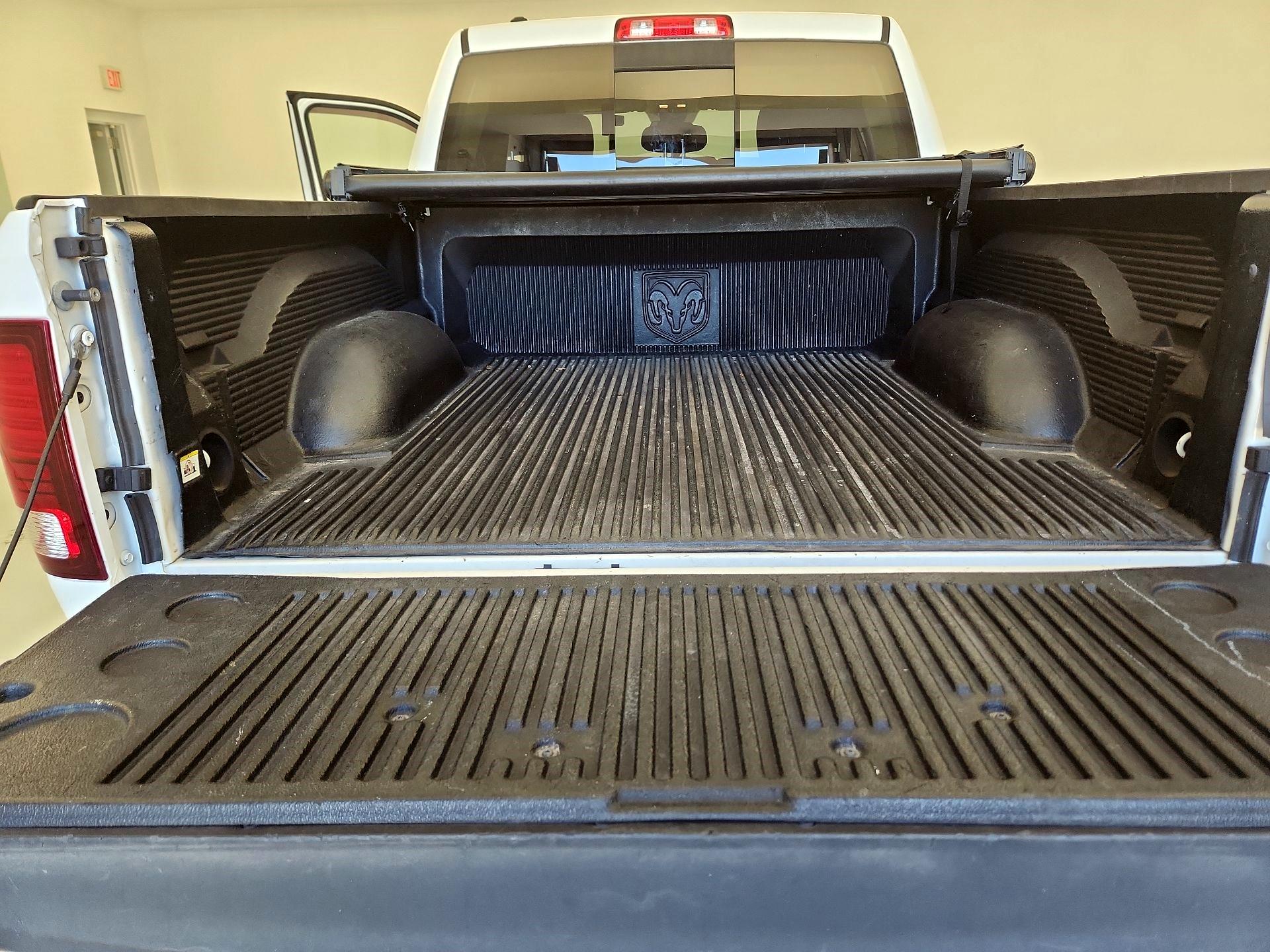 Thumbnail: 2019 RAM 1500 Classic - 18