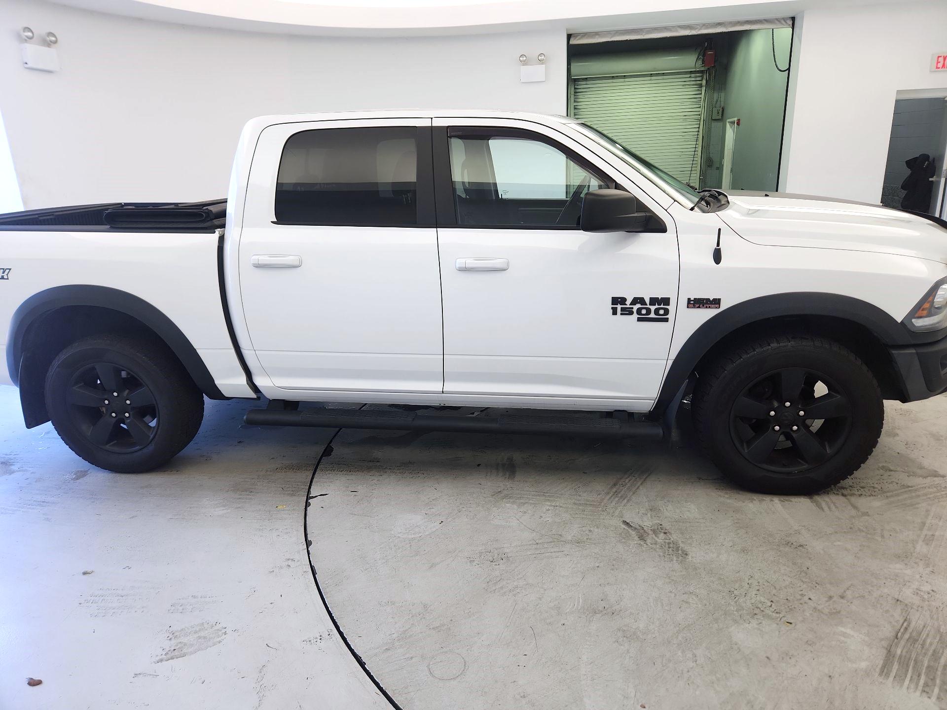 Thumbnail: 2019 RAM 1500 Classic - 4