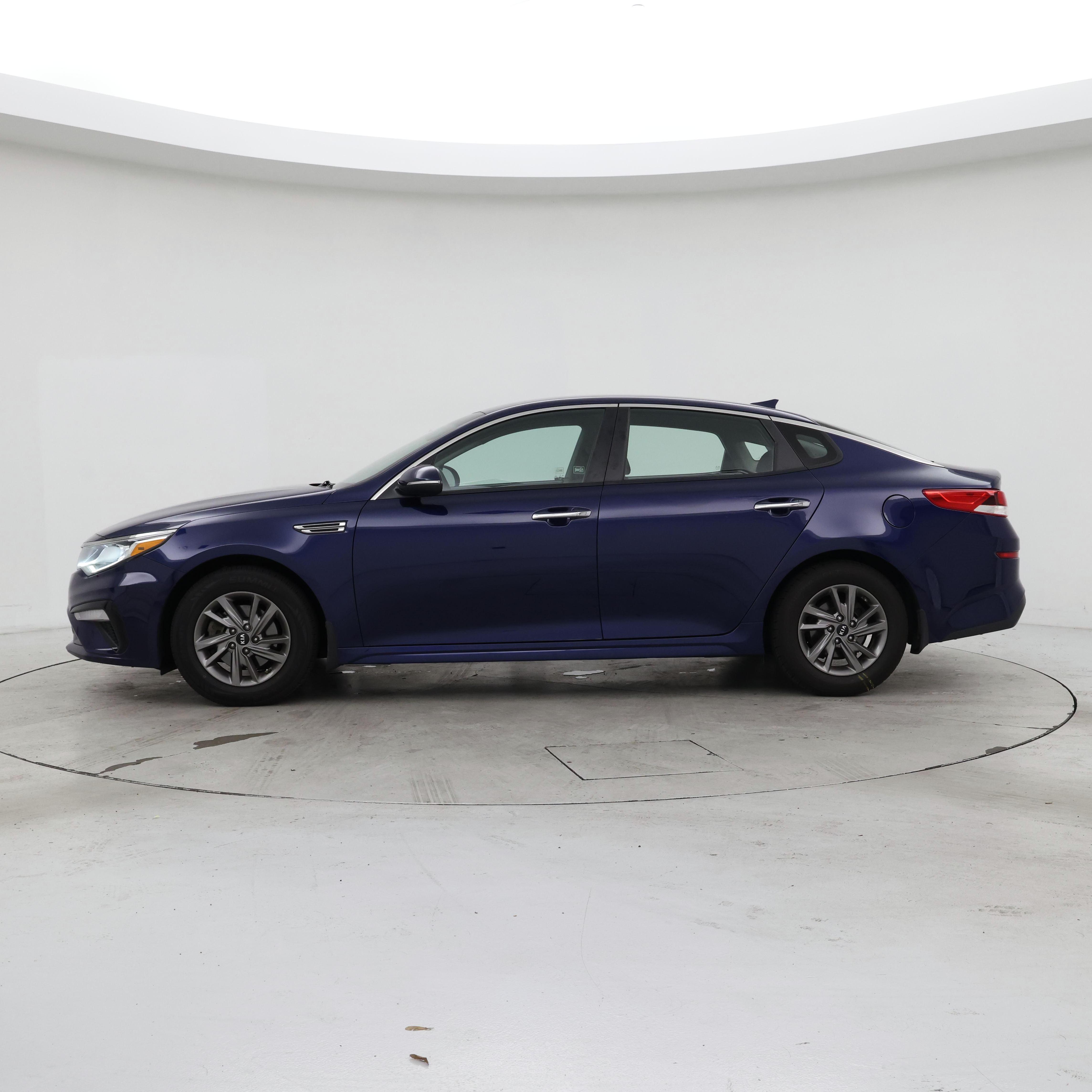 Thumbnail: 2019 Kia Optima - 3