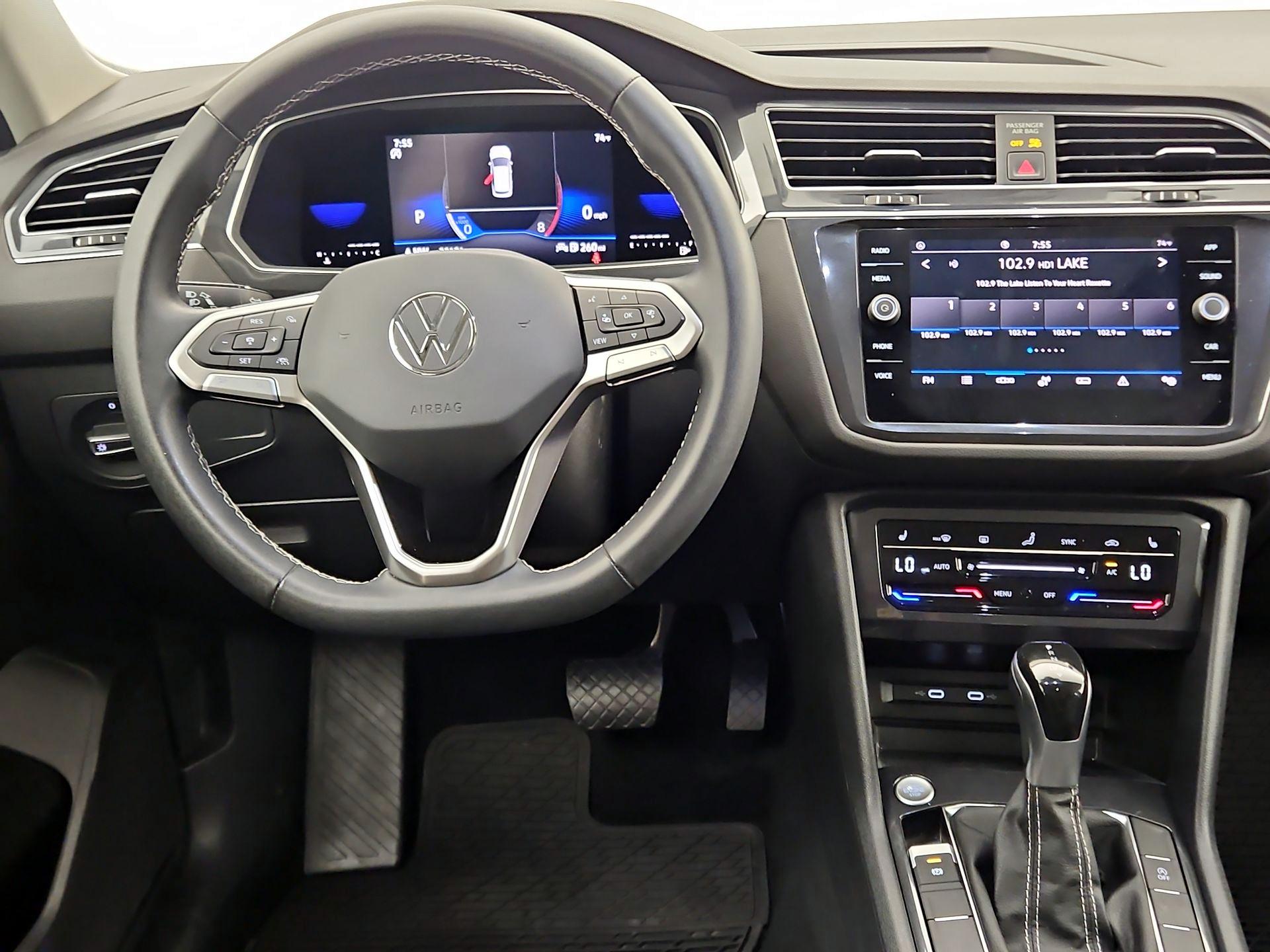 Thumbnail: 2022 Volkswagen Tiguan - 10