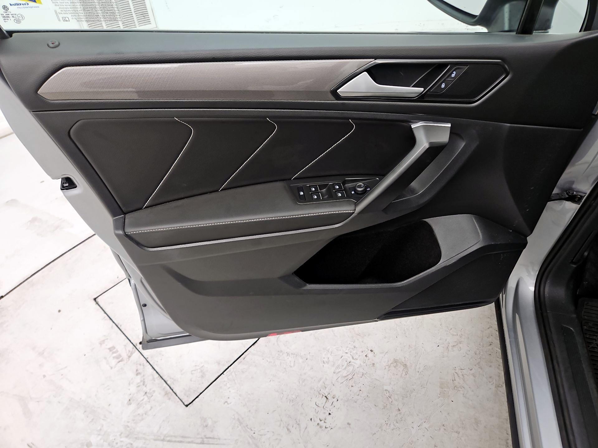 Thumbnail: 2022 Volkswagen Tiguan - 12