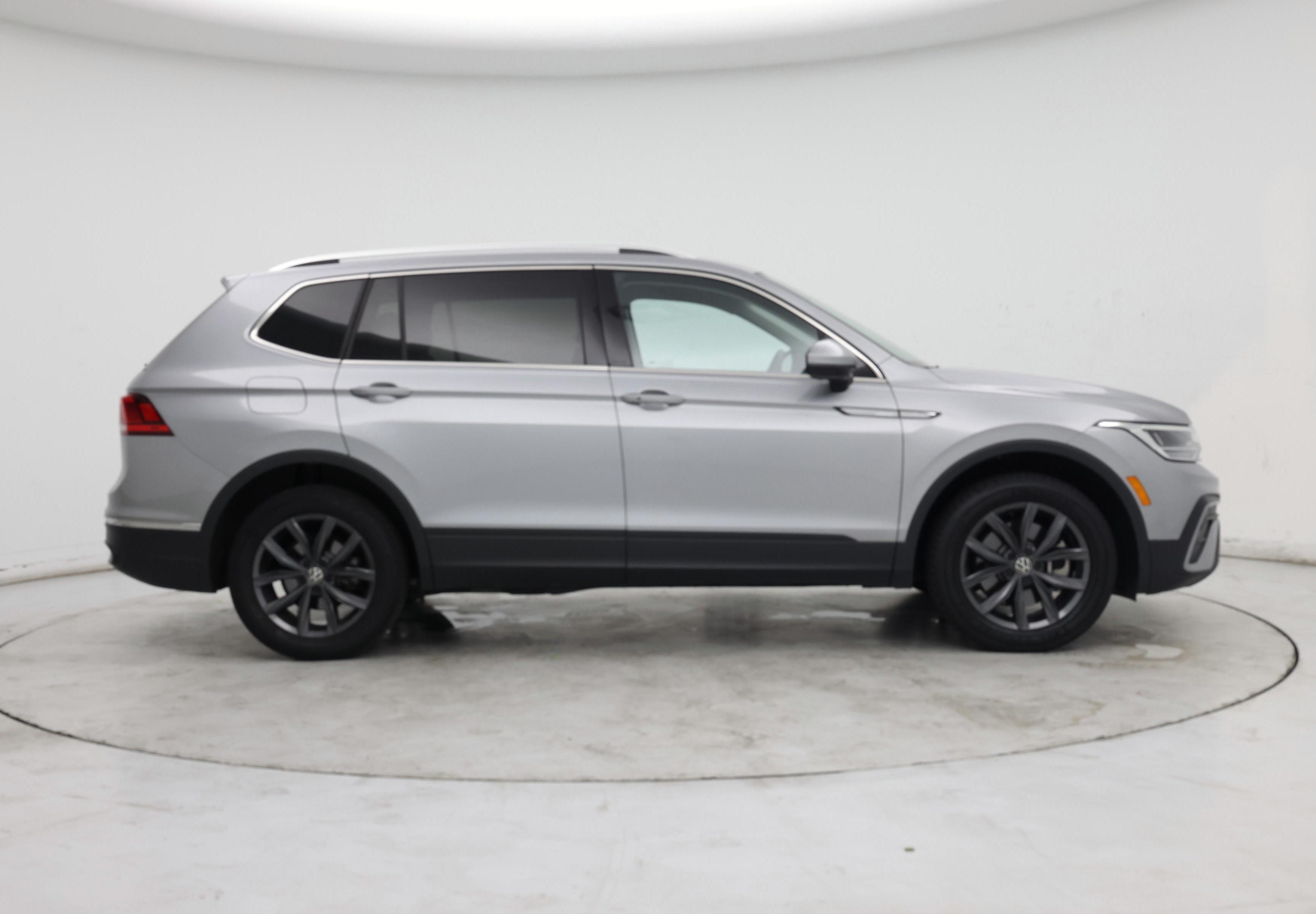 Thumbnail: 2022 Volkswagen Tiguan - 7