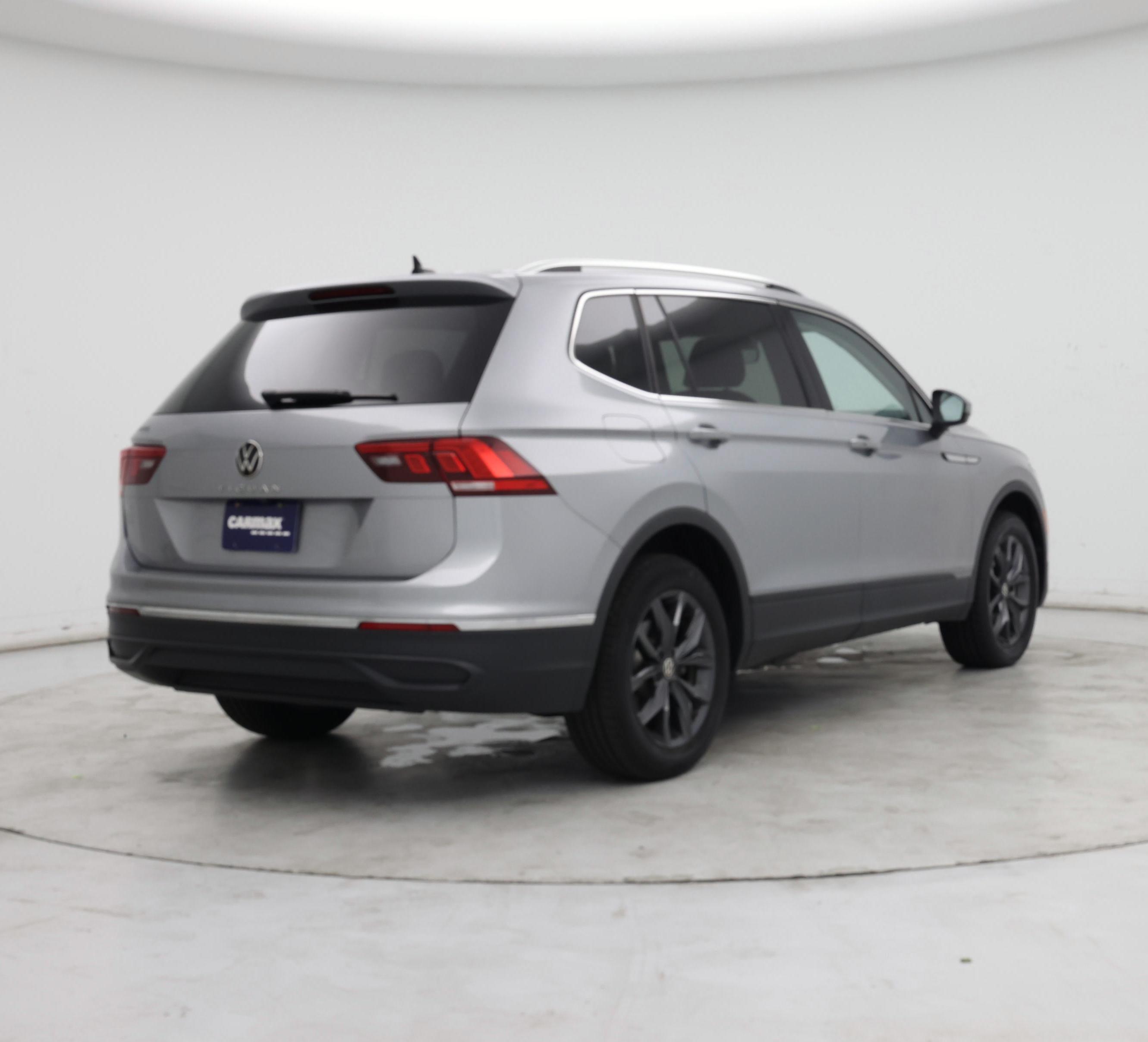 Thumbnail: 2022 Volkswagen Tiguan - 8