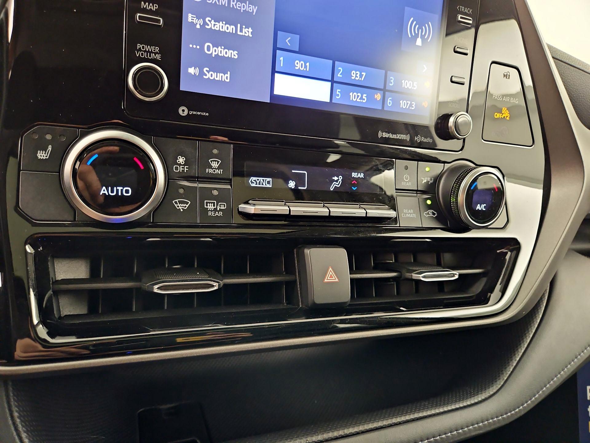 Thumbnail: 2020 Toyota Highlander - 16