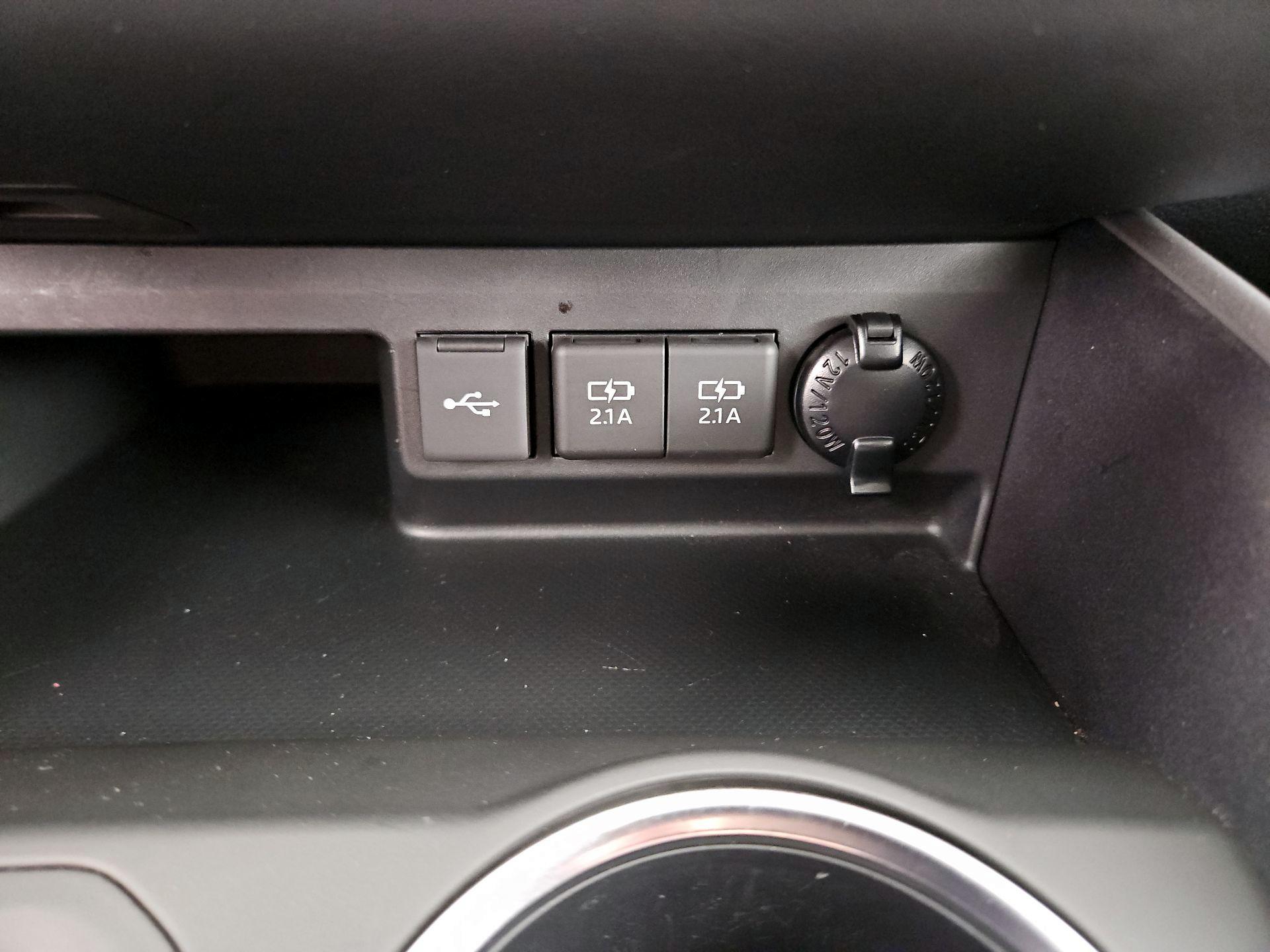 Thumbnail: 2020 Toyota Highlander - 18