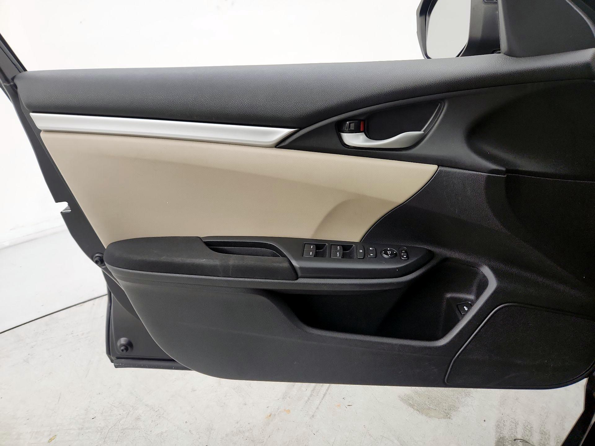 Thumbnail: 2017 Honda Civic - 12