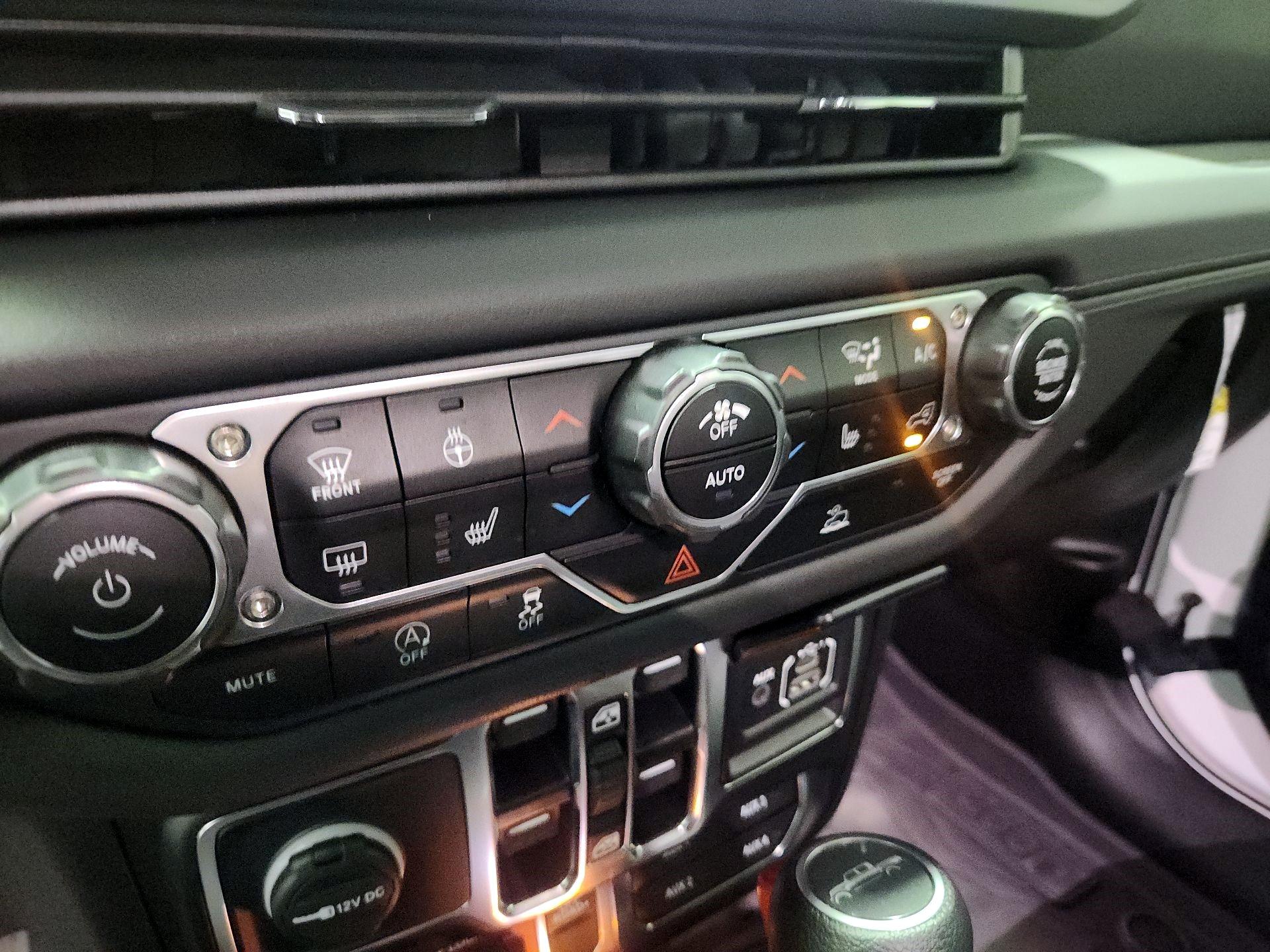 Thumbnail: 2024 Jeep Gladiator - 16