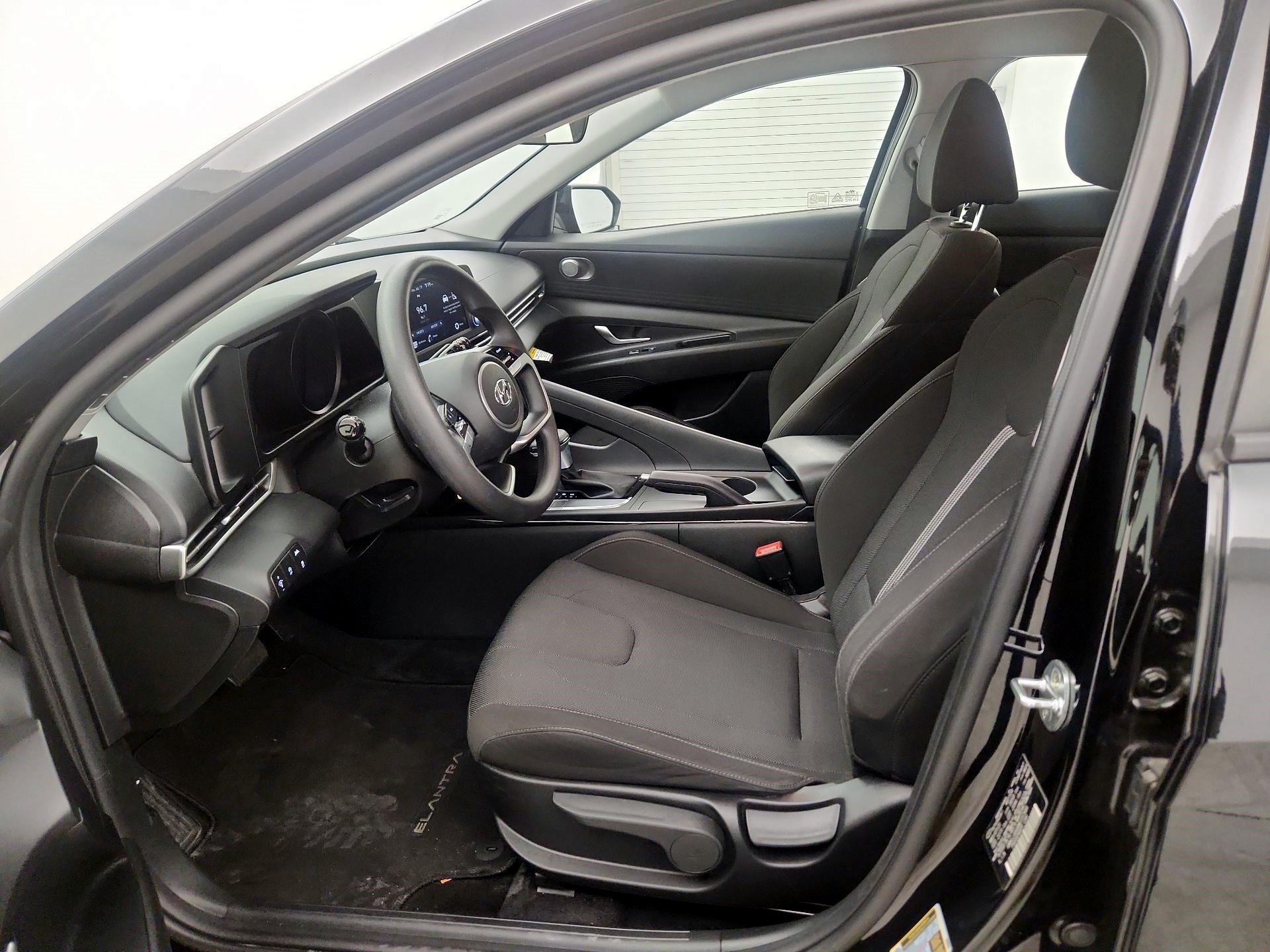 Thumbnail: 2021 Hyundai Elantra - 11