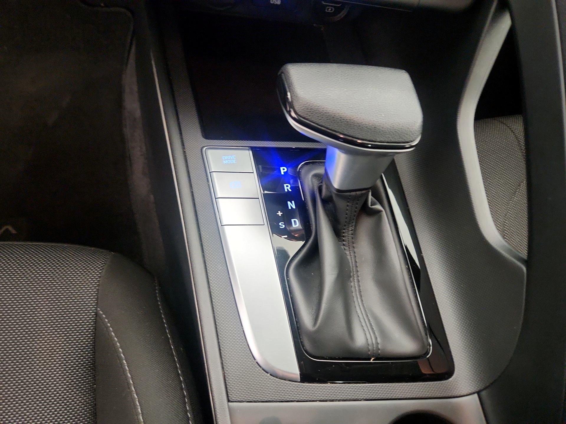 Thumbnail: 2021 Hyundai Elantra - 17