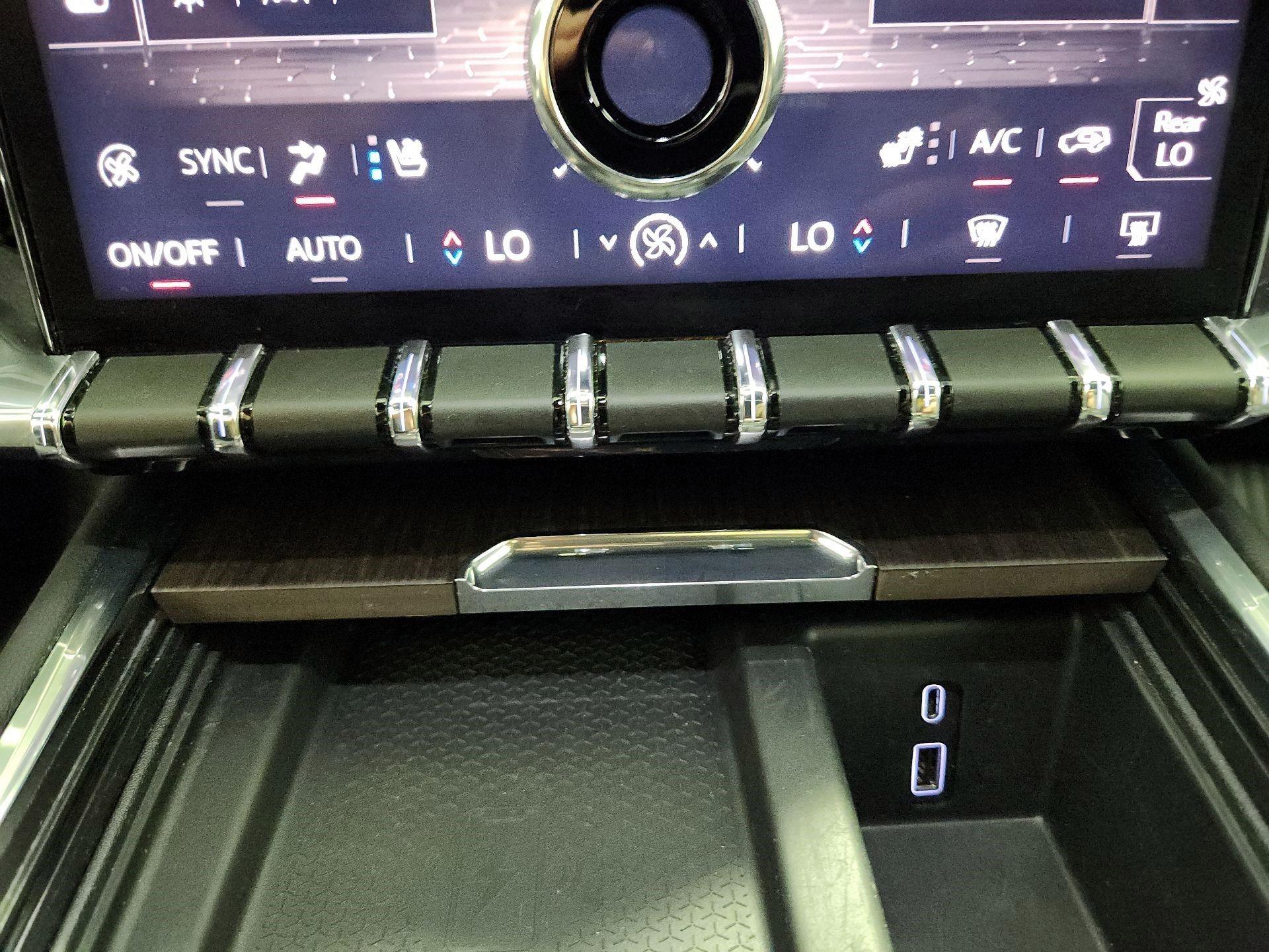 Thumbnail: 2025 GMC Acadia - 16
