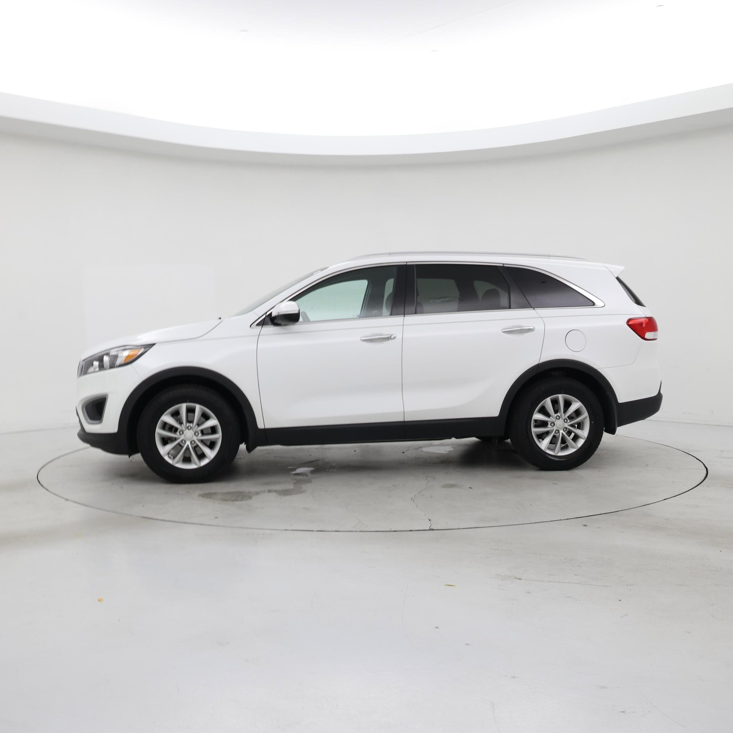 Thumbnail: 2018 Kia Sorento - 3